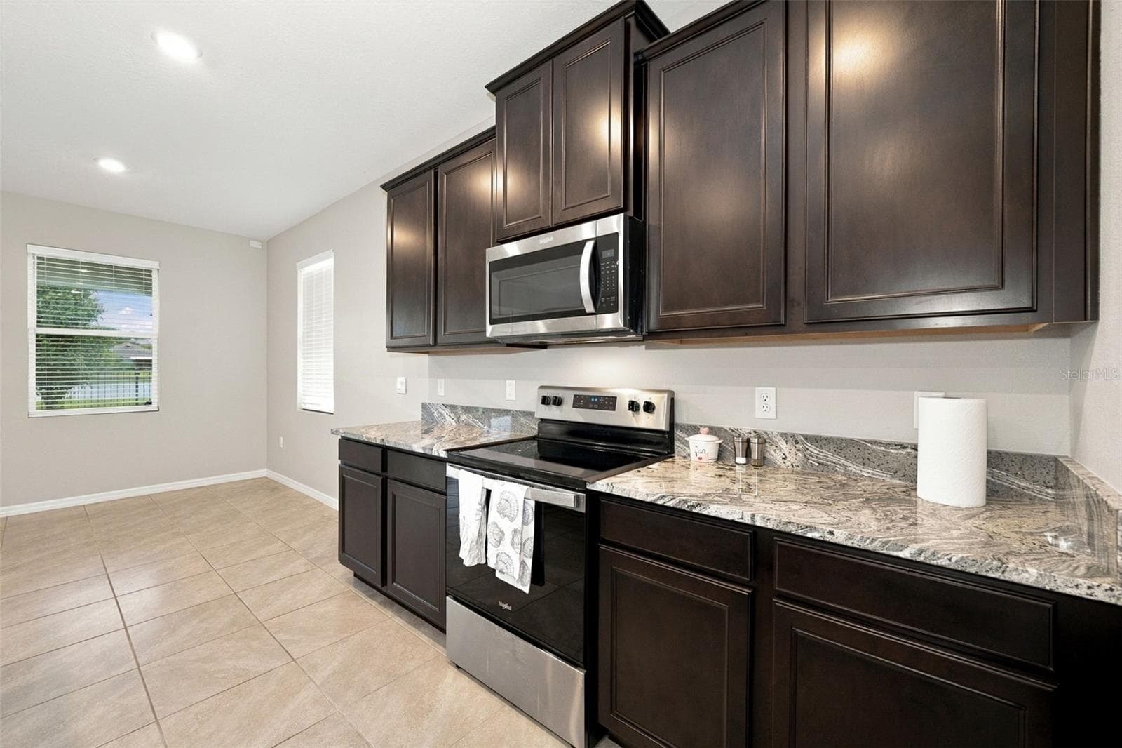 Single Family Residence at 16633 MOONER PLANK CIR, WIMAUMA, photo 18 of 61