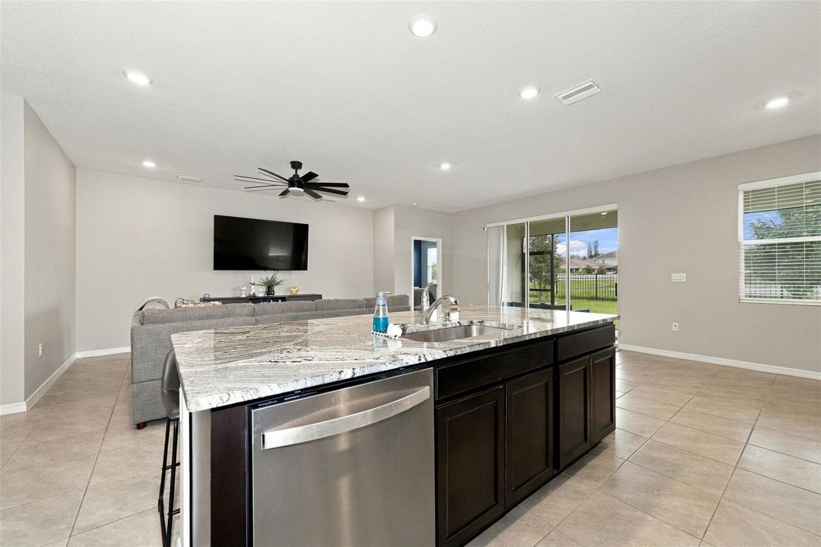 Single Family Residence at 16633 MOONER PLANK CIR, WIMAUMA, photo 22 of 61