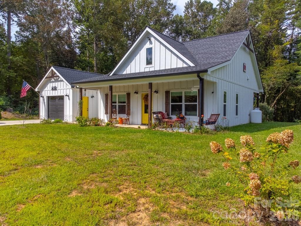 Single Family Residence at 190 FORT HEMBREE Road, Hayesville, photo 3 of 18