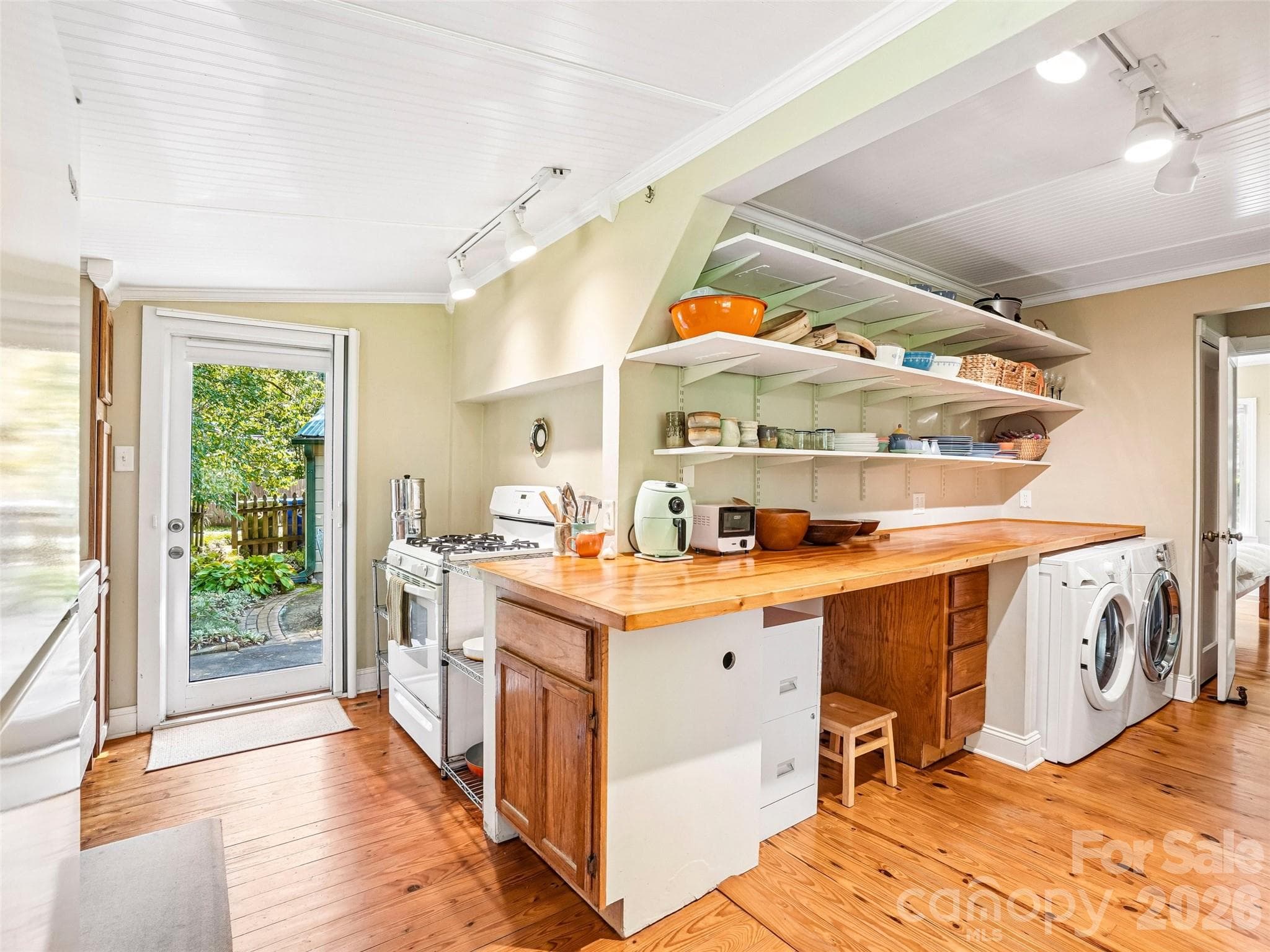 So charming! - 75 Cisco Road, Asheville