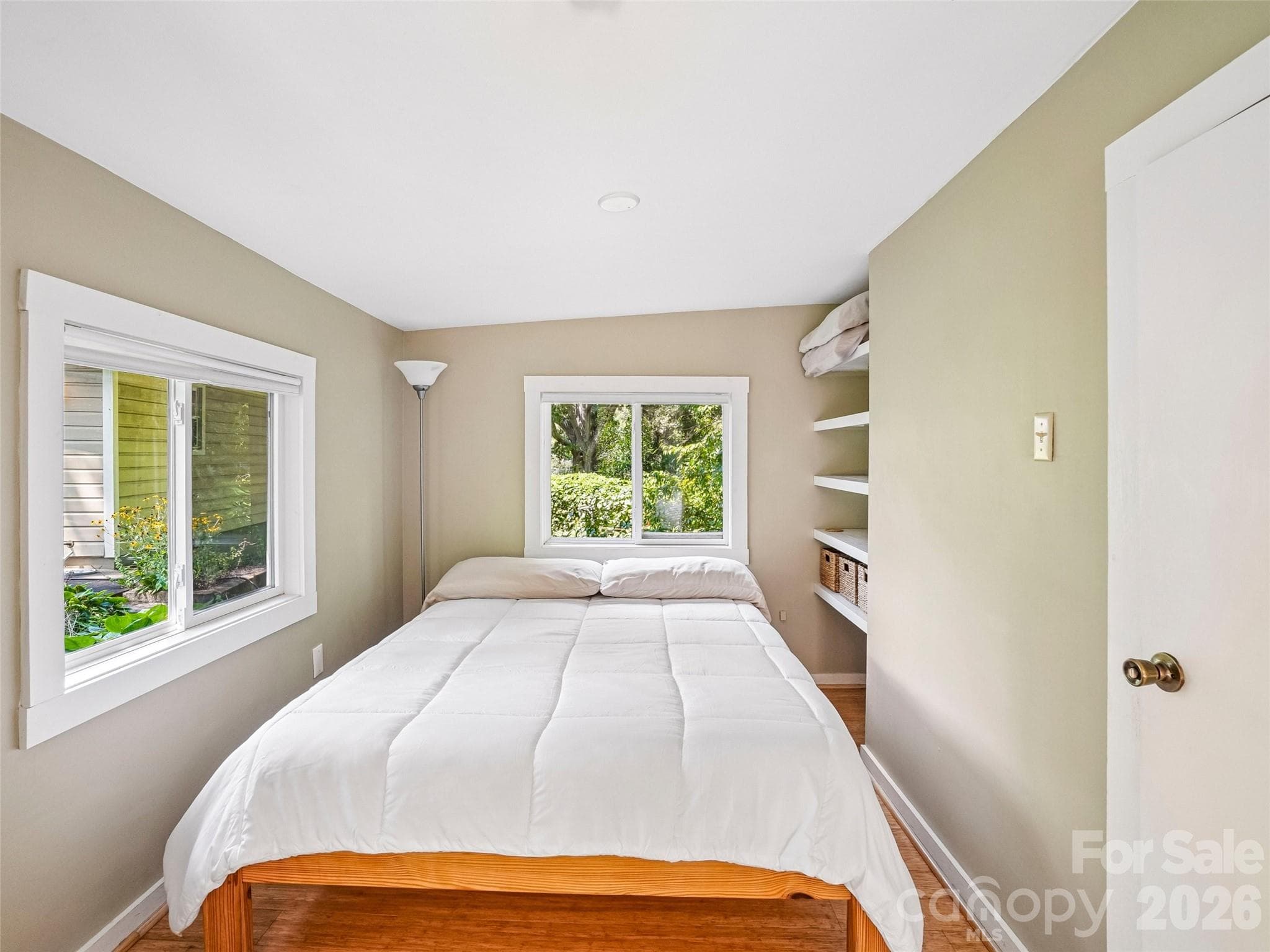 Cottage bedroom - 75 Cisco Road, Asheville