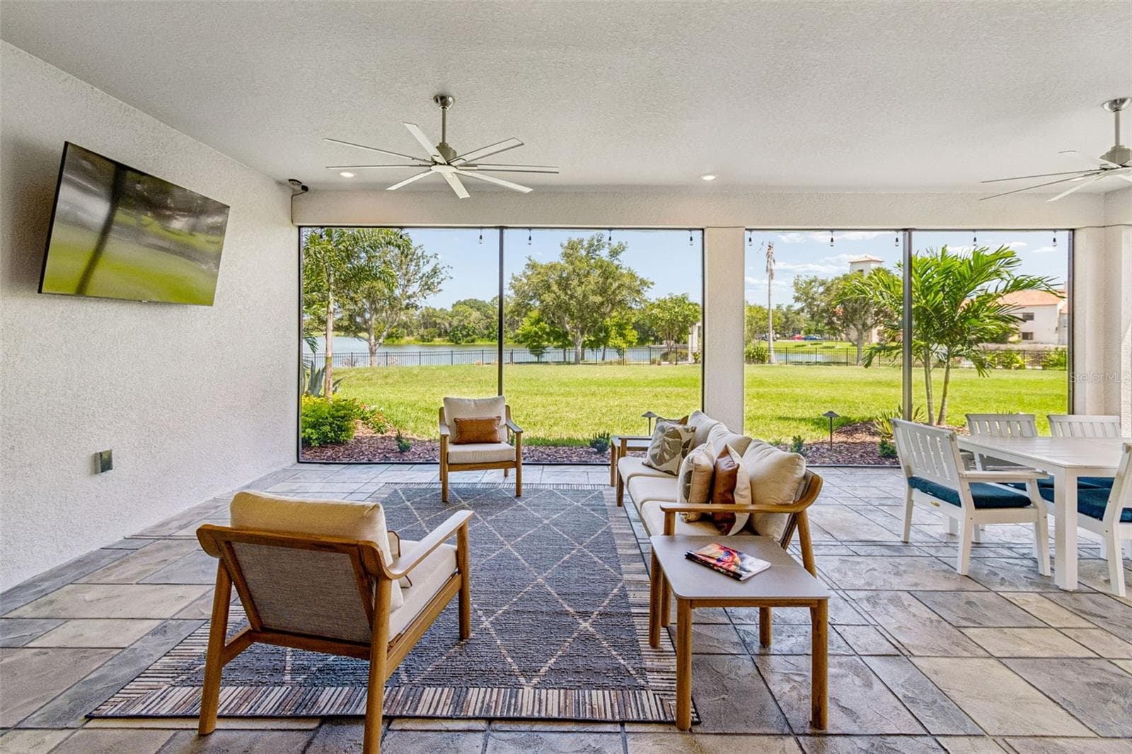 LANAI View to the LAKE - 192 CASAVISTA DR, POINCIANA