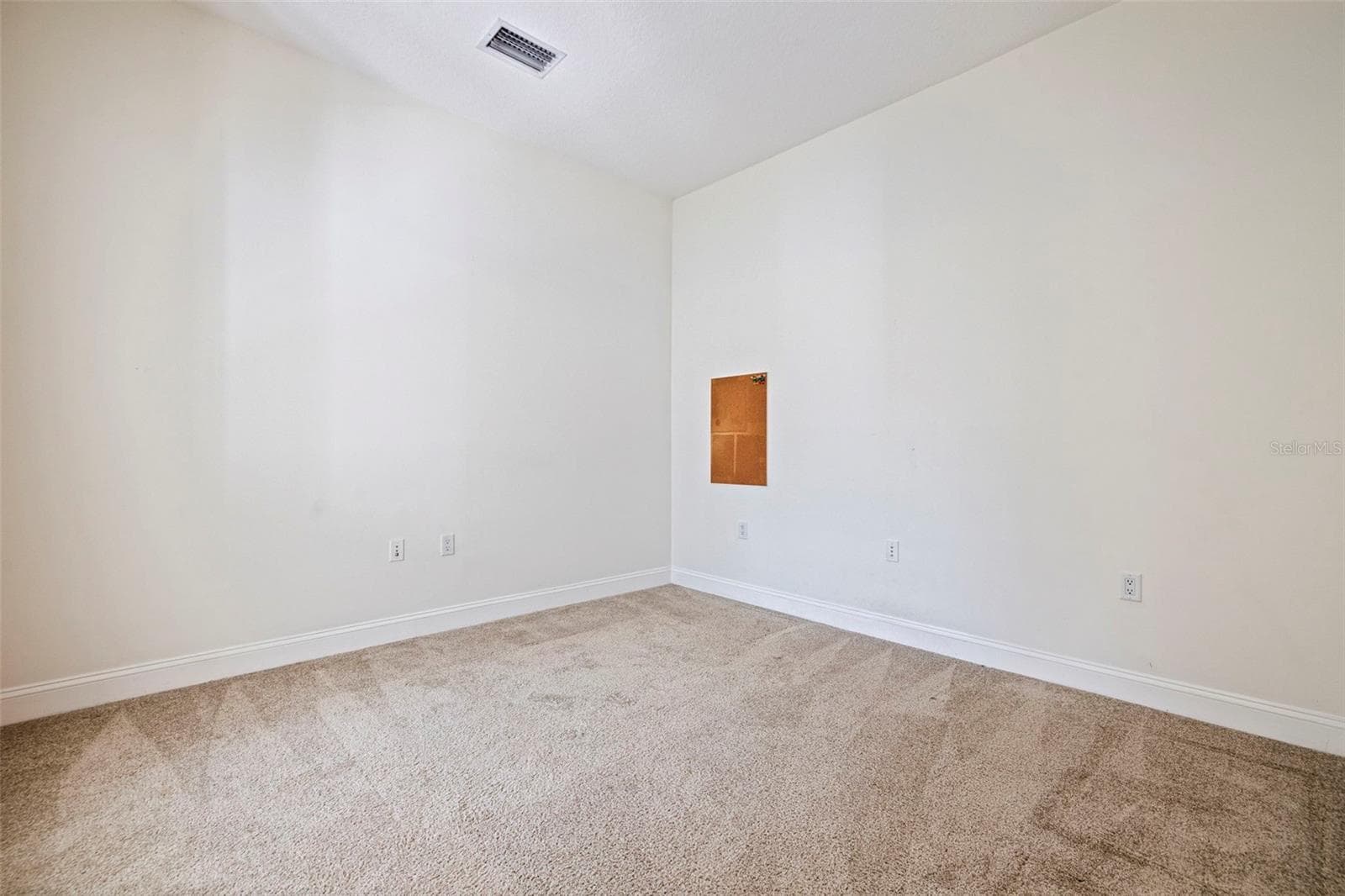 Townhouse at 300 NEWBURY PL N, ST PETERSBURG, photo 25 of 73
