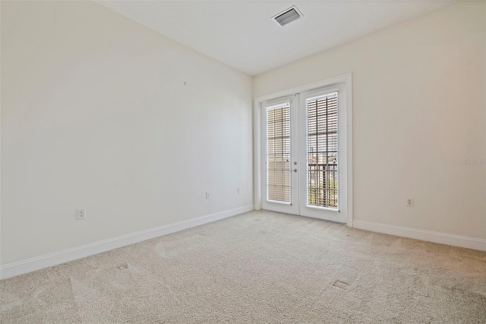 Townhouse at 300 NEWBURY PL N, ST PETERSBURG, photo 49 of 73