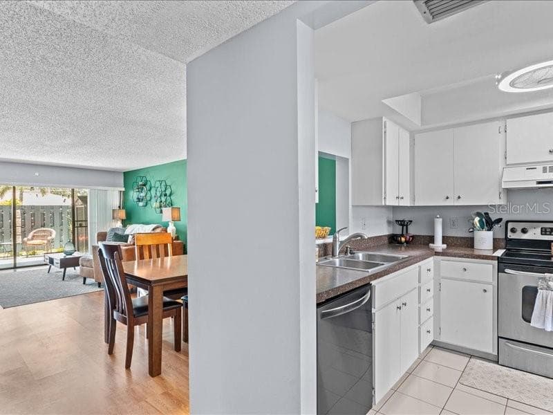 Condominium at 7364 CLOISTER DR #7364, SARASOTA, photo 3 of 42