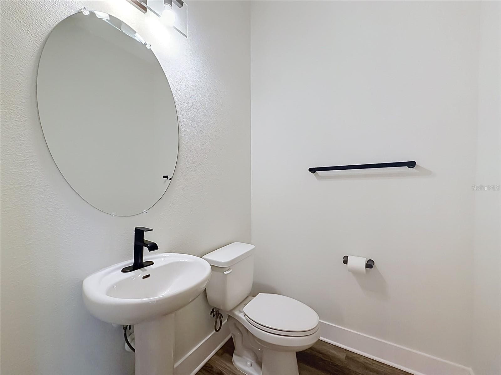 First floor powder room - 1430 BROOKDALE CT, OVIEDO