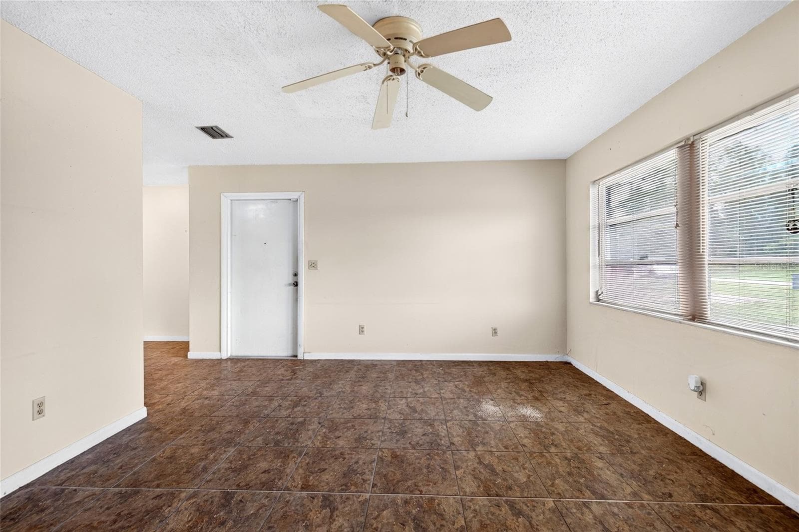 Single Family Residence at 10260 SE 129TH CT, DUNNELLON, photo 5 of 28