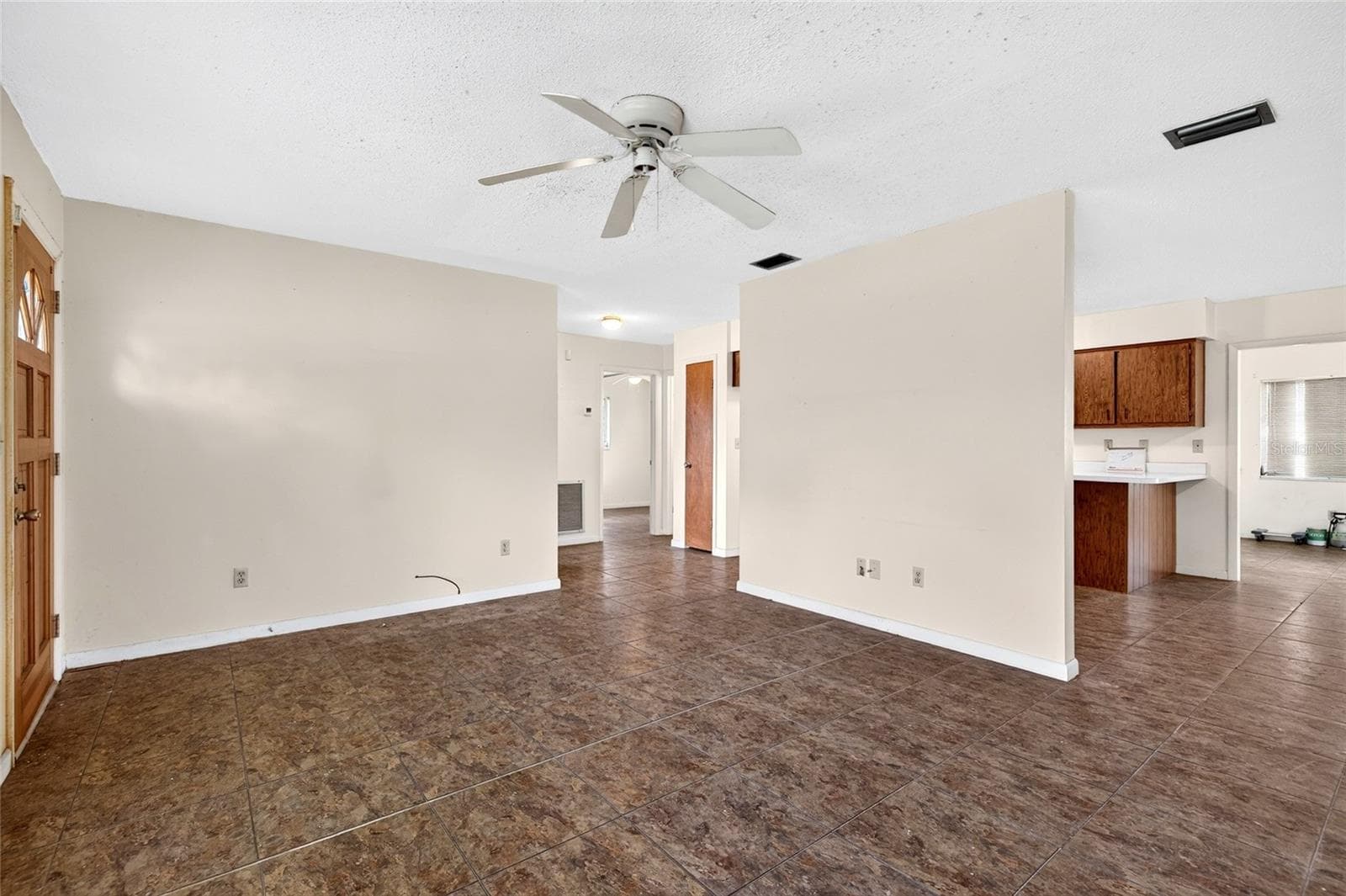 Single Family Residence at 10260 SE 129TH CT, DUNNELLON, photo 6 of 28