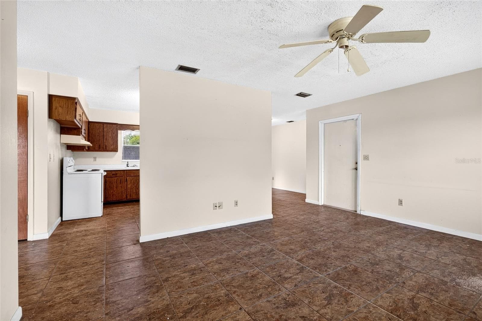 Single Family Residence at 10260 SE 129TH CT, DUNNELLON, photo 17 of 28