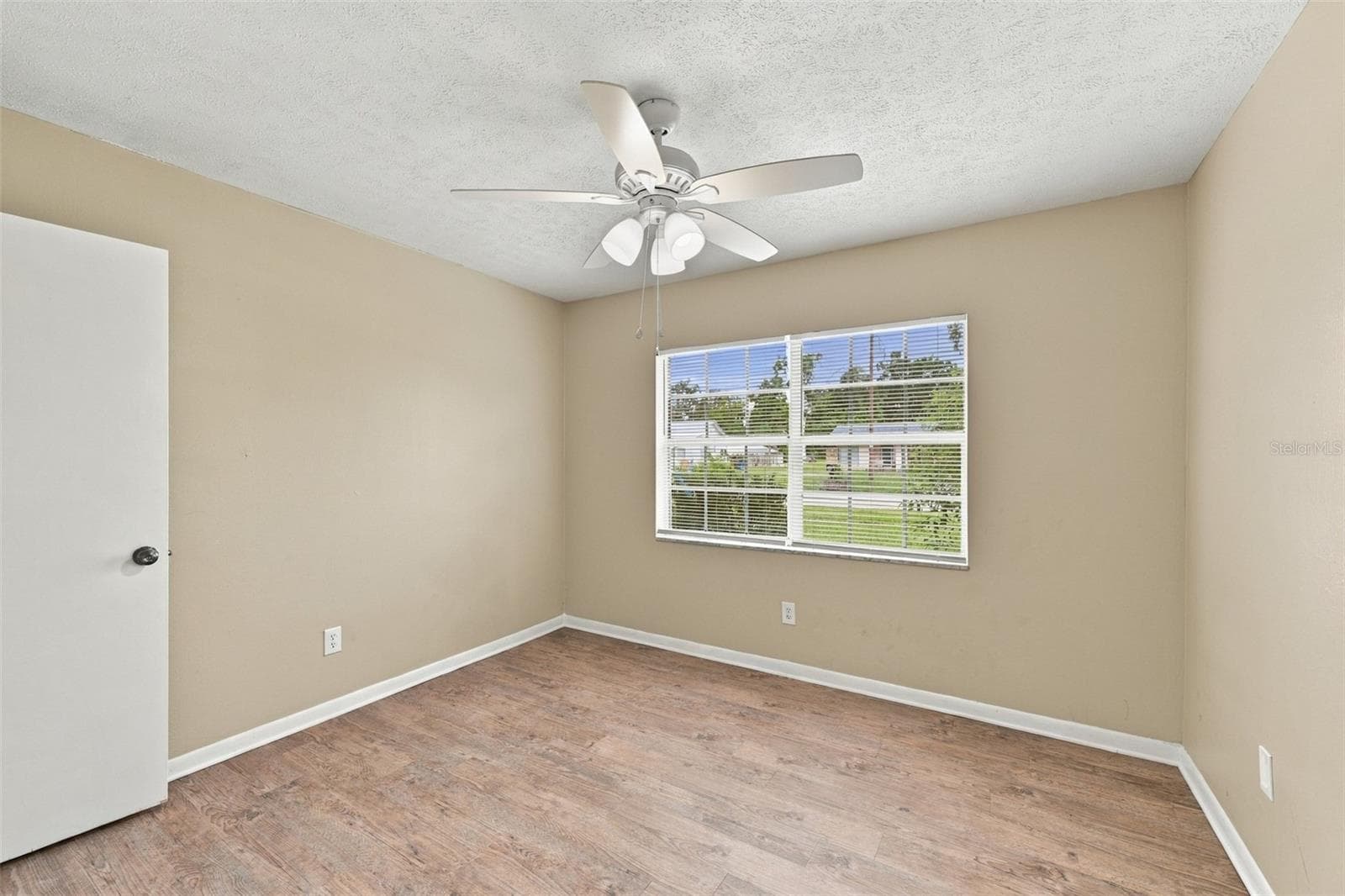 Single Family Residence at 509 CLEMONS RD, BRANDON, photo 17 of 43
