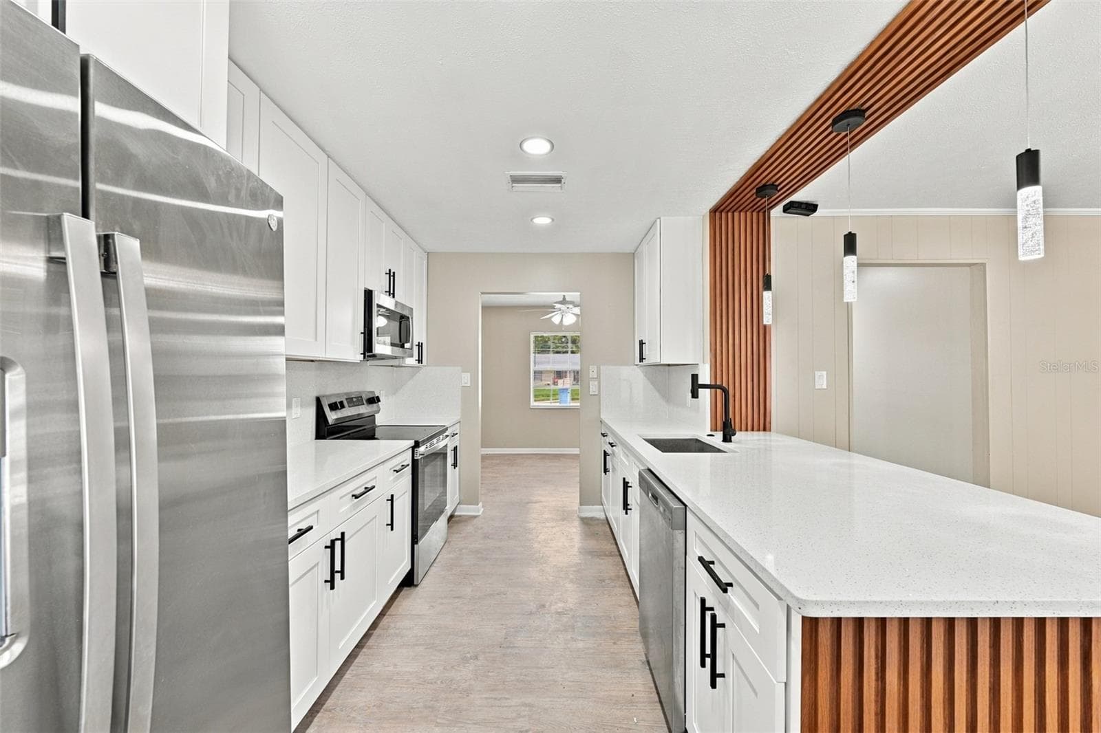 Single Family Residence at 509 CLEMONS RD, BRANDON, photo 21 of 43