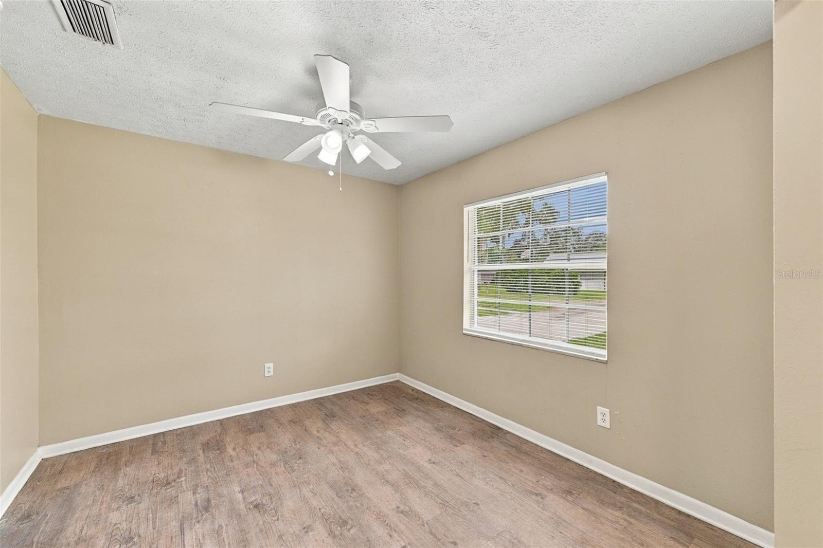 Single Family Residence at 509 CLEMONS RD, BRANDON, photo 31 of 43