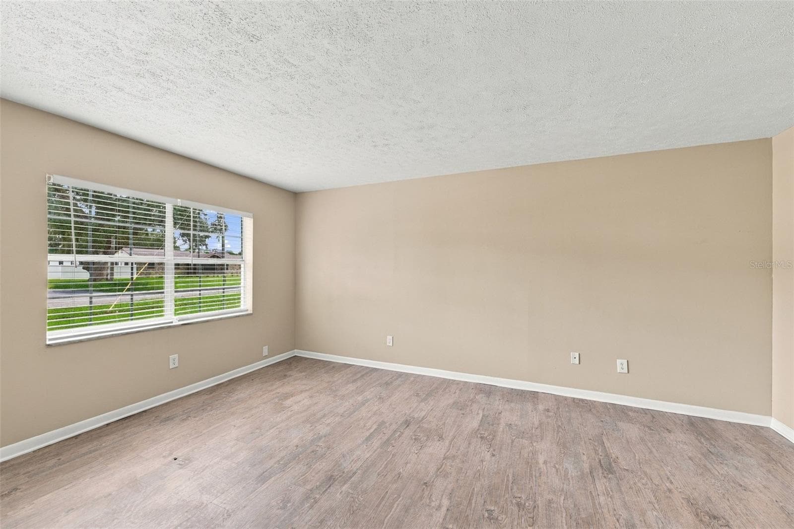 Single Family Residence at 509 CLEMONS RD, BRANDON, photo 34 of 43
