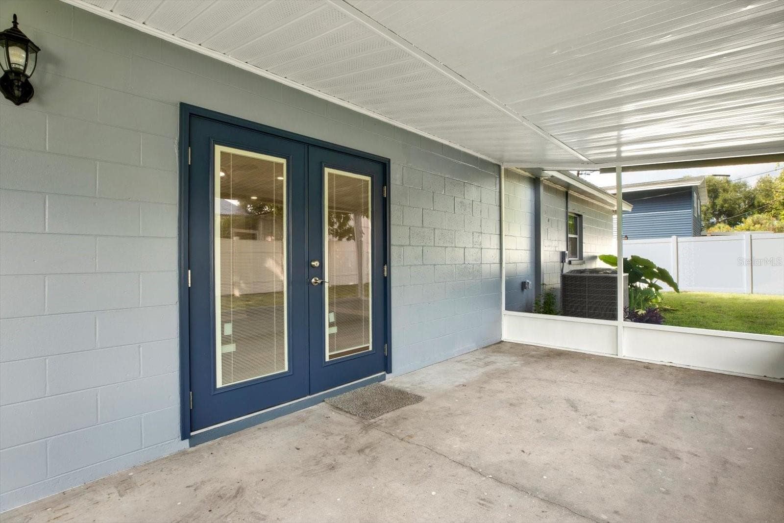 Single Family Residence at 7505 W HENRY AVE, TAMPA, photo 25 of 32