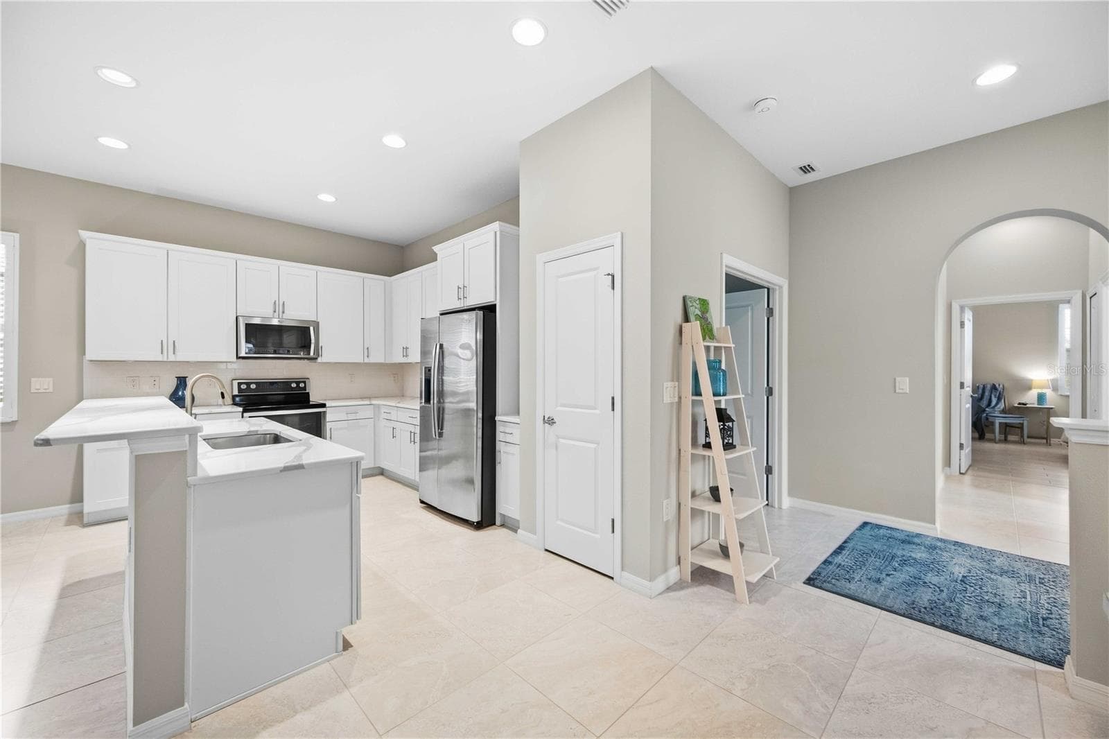 Single Family Residence at 10393 CROOKED CREEK DR, VENICE, photo 17 of 58