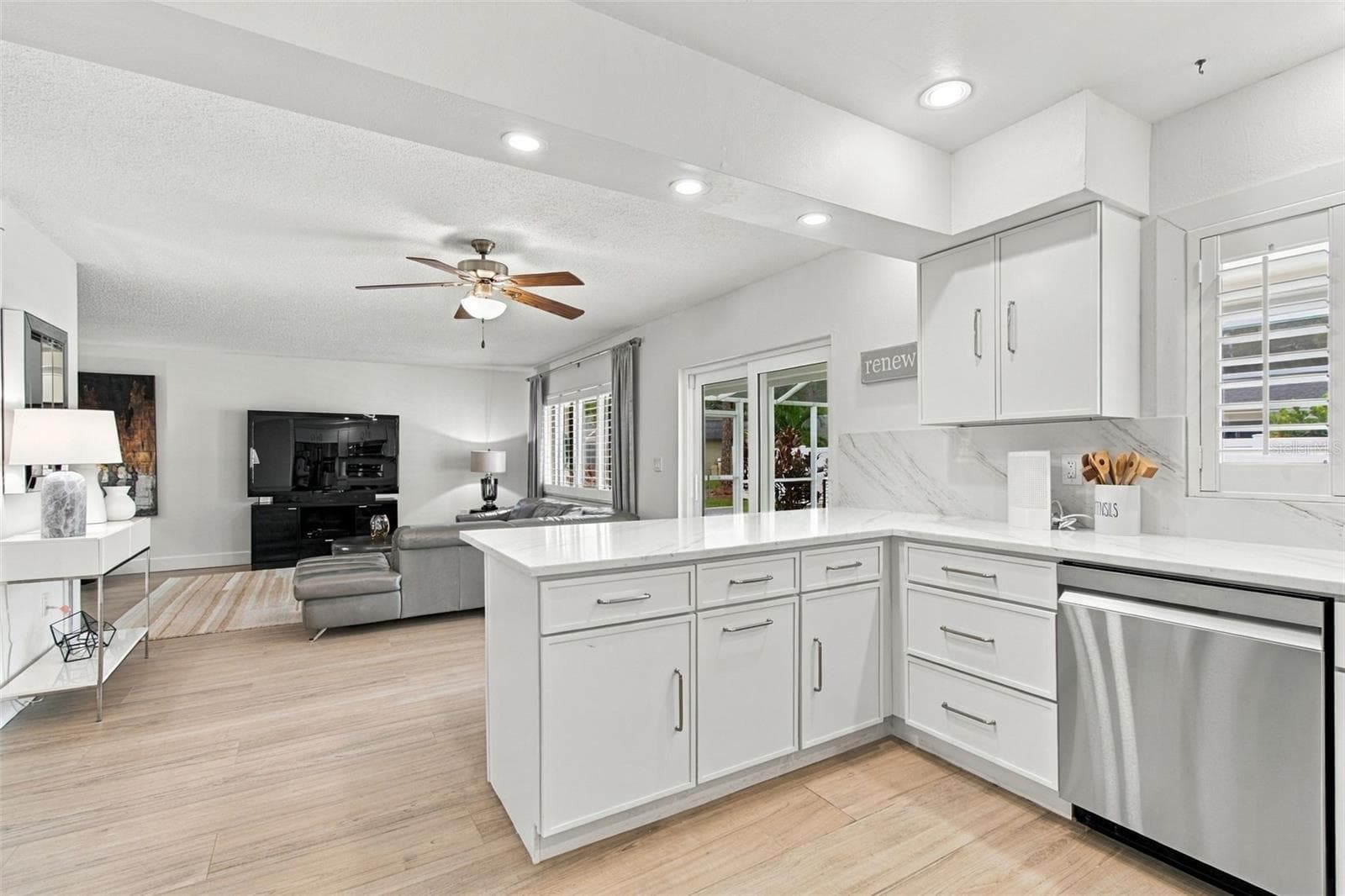 Single Family Residence at 3063 MOCKINGBIRD CT, CLEARWATER, photo 17 of 56