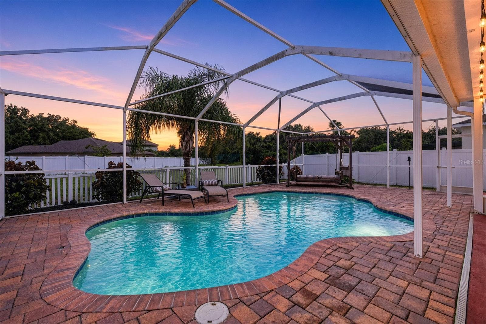 Single Family Residence at 10930 SUBTLE TRAIL DR, RIVERVIEW, photo 2 of 56