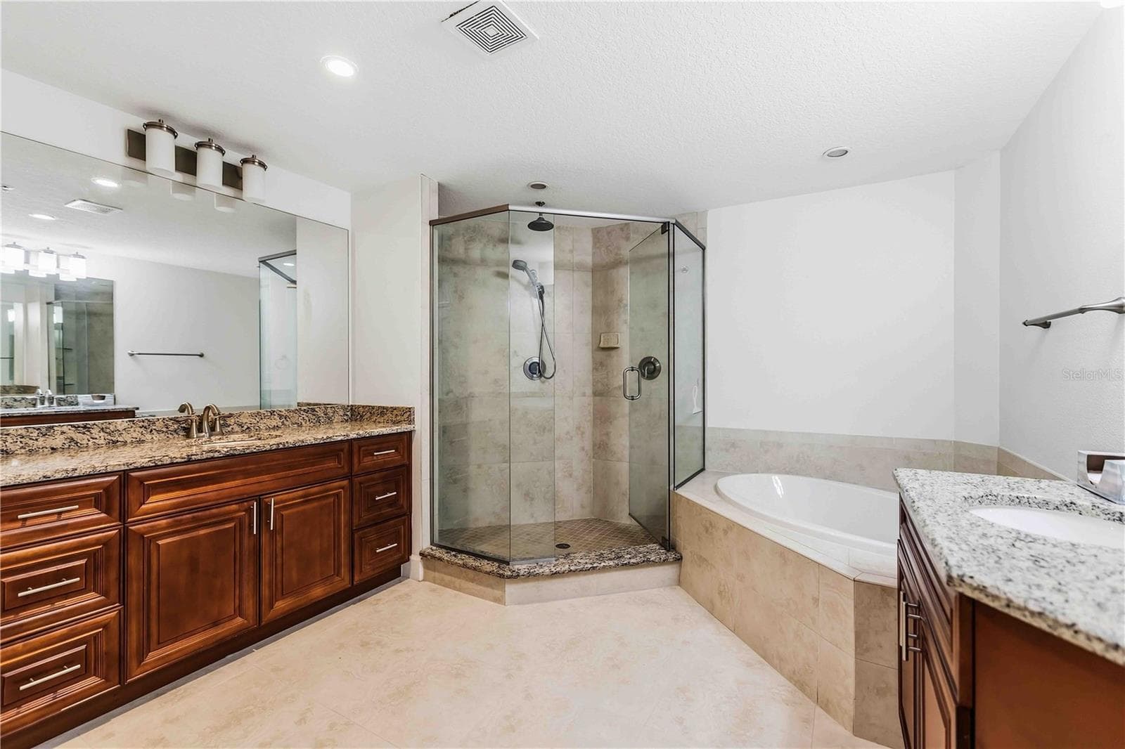 Condominium at 7820 34TH AVE W #102, BRADENTON, photo 22 of 32