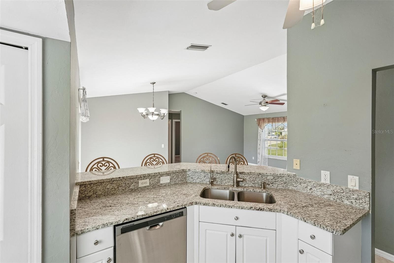 Single Family Residence at 1130 S WAPELLO ST, NORTH PORT, photo 4 of 43