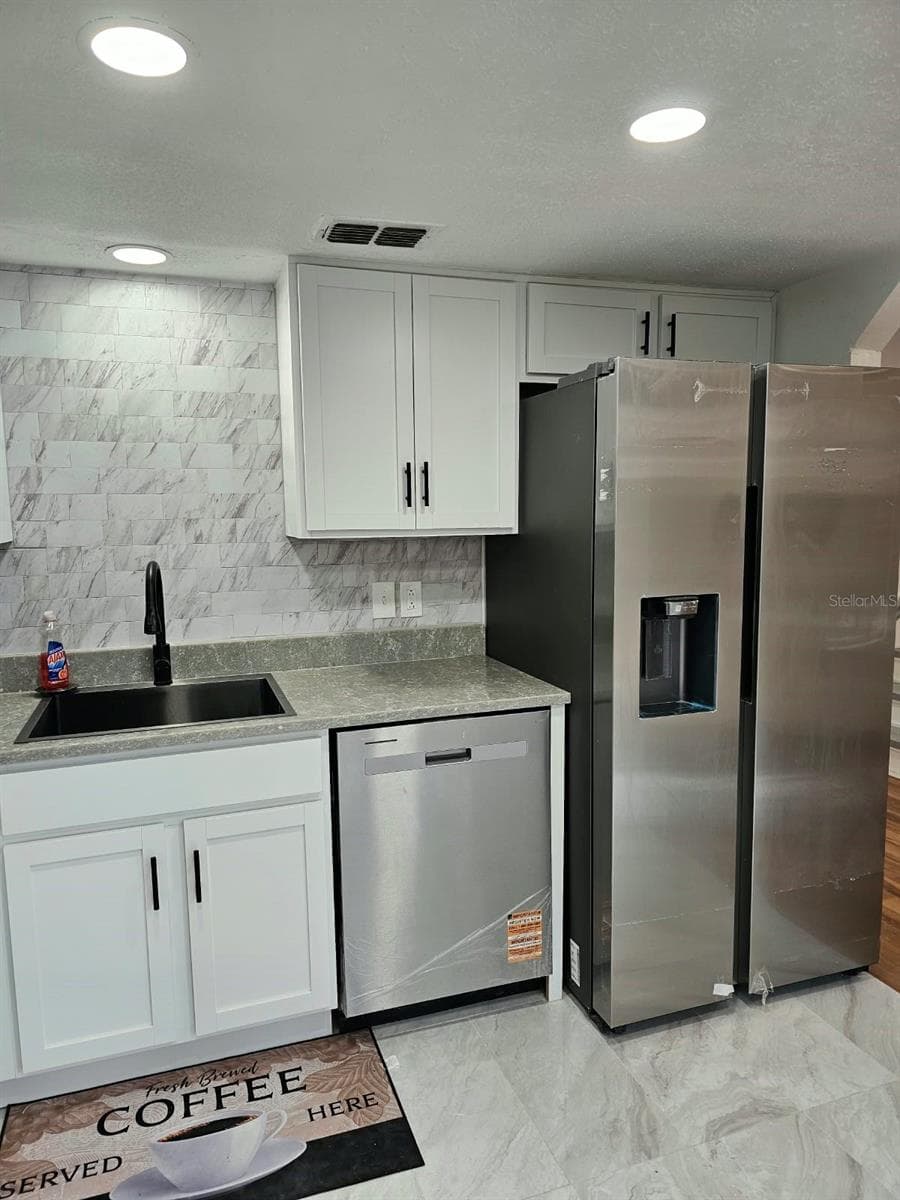 Single Family Residence at 2320 PEBBLE BROOK RD, KISSIMMEE, photo 7 of 24