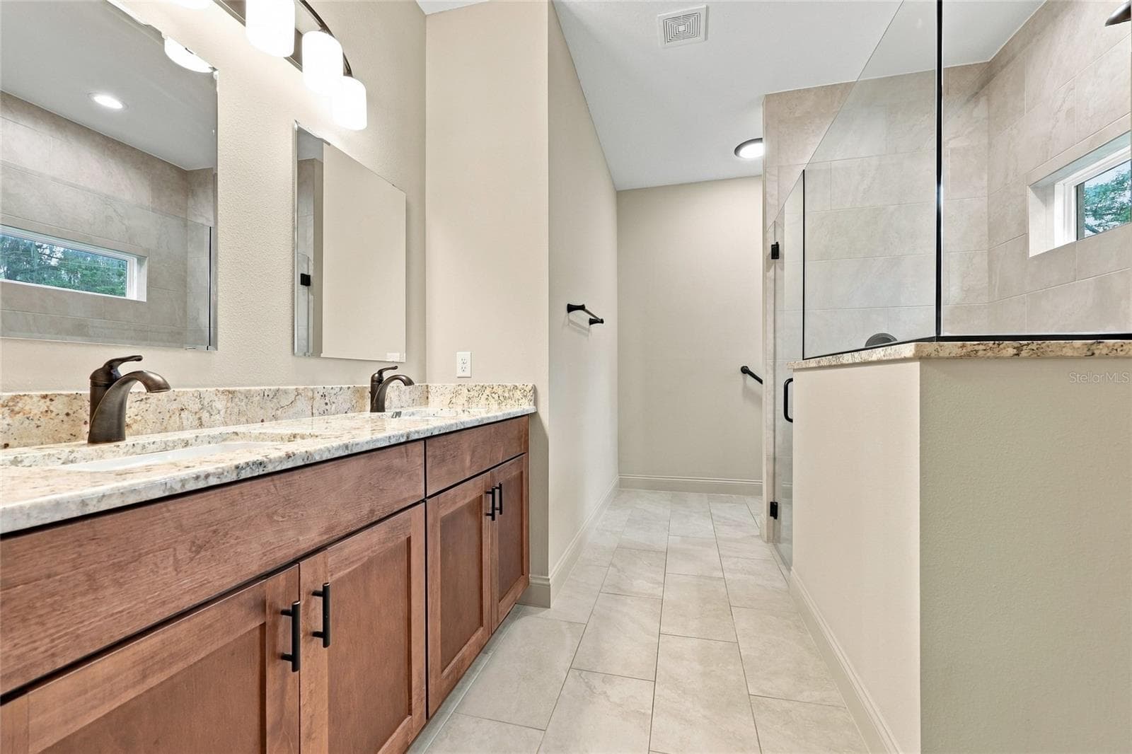 Single Family Residence at 16 LAKESIDE DR, OCALA, photo 20 of 48