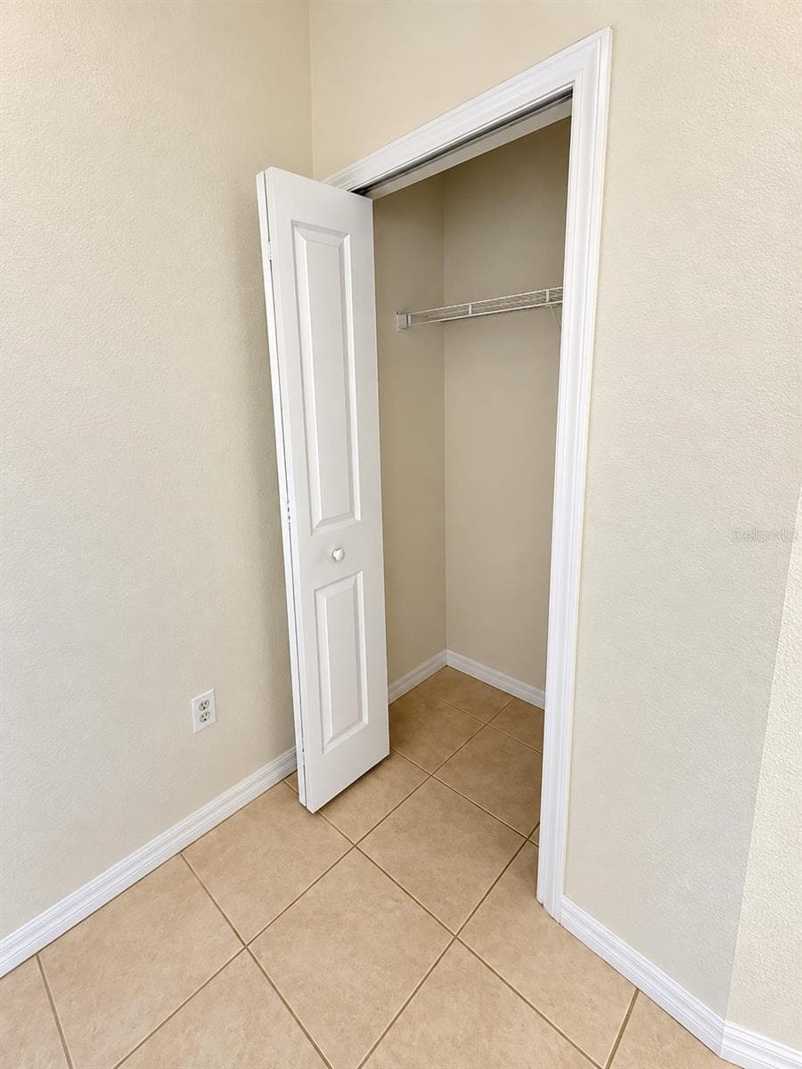 Townhouse at 2113 WINTERSET DR, LAKELAND, photo 2 of 11