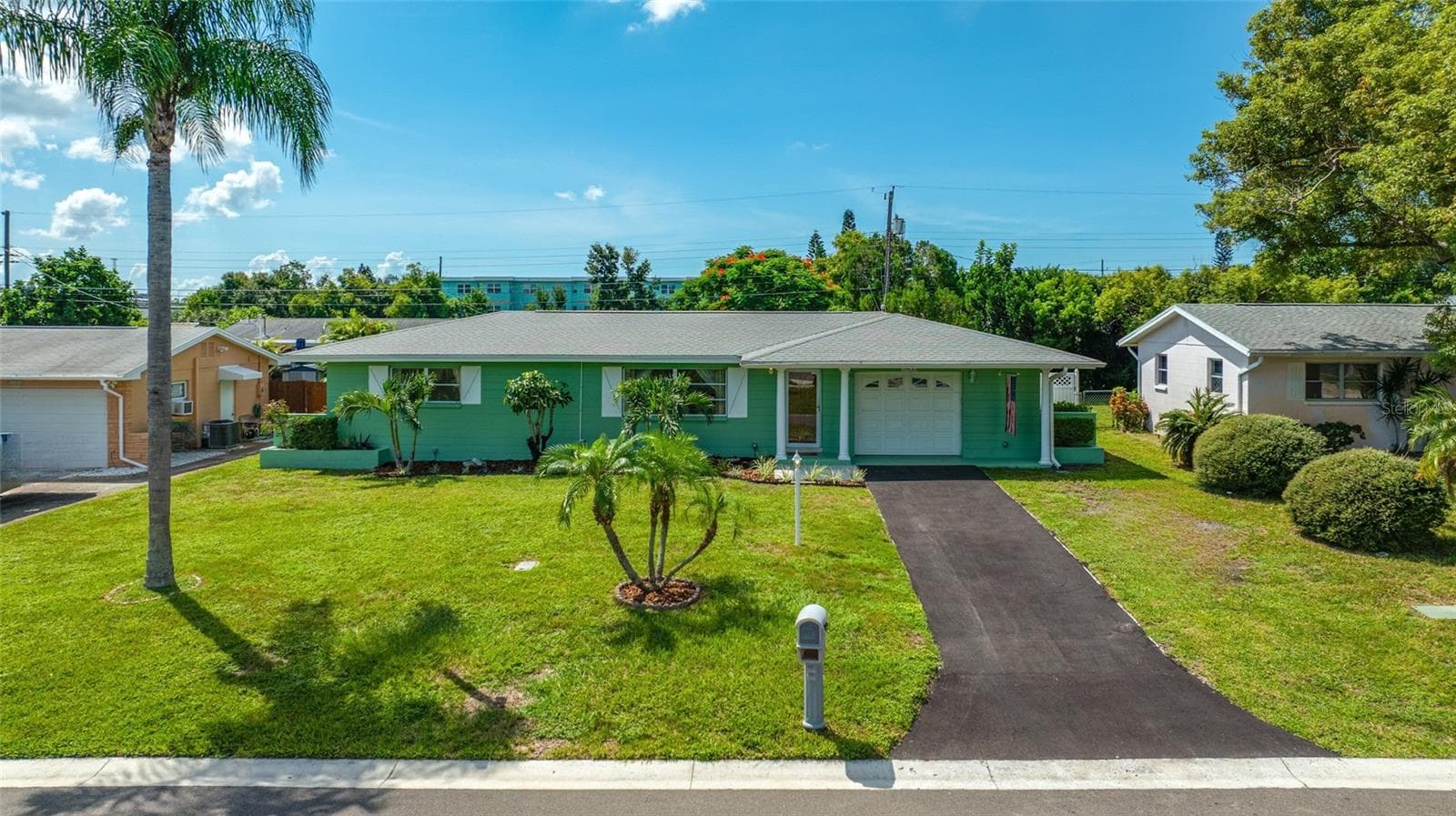 Book your showing today, and remember—in Florida, we get to call home the place where others come to vacation! - 11450 80TH AVE, SEMINOLE