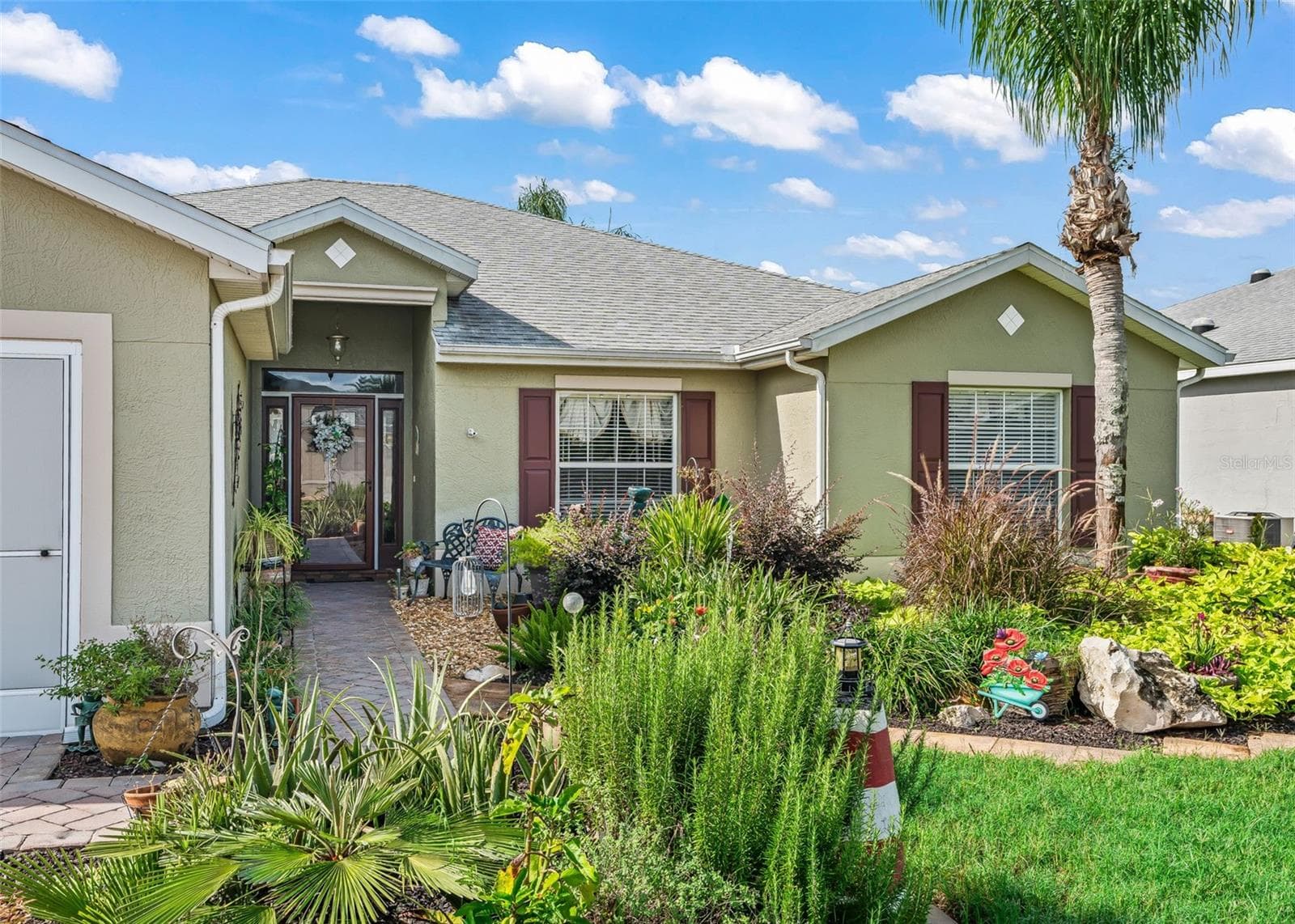 Welcome Home - 402 GRAND VISTA TRL, LEESBURG