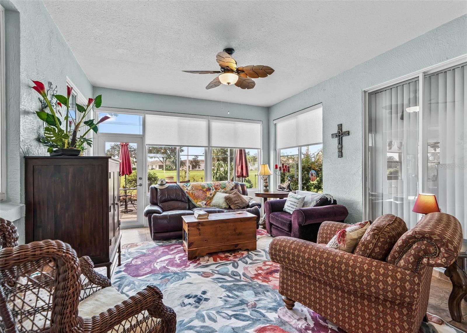 Living Room / Florida Room - 402 GRAND VISTA TRL, LEESBURG