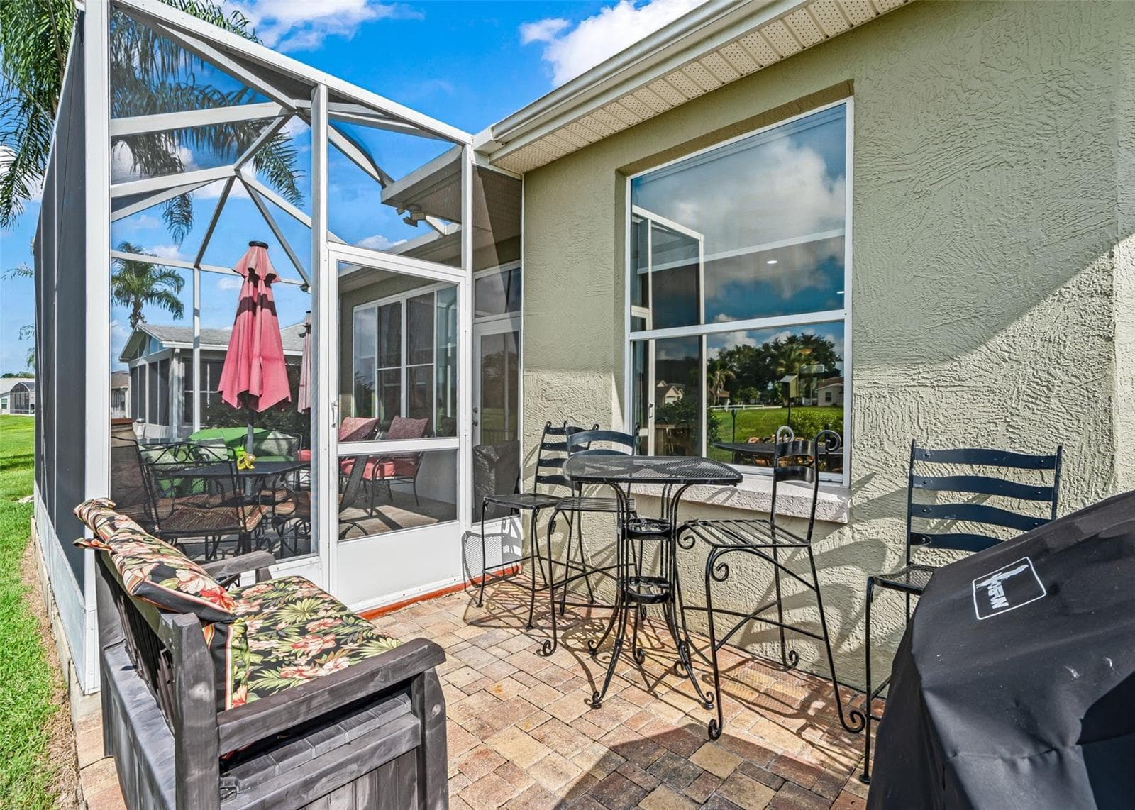 Patio area for entertaining - 402 GRAND VISTA TRL, LEESBURG