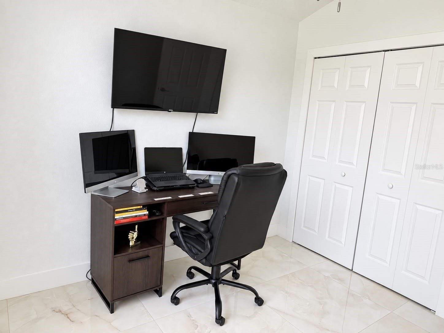 Single Family Residence at 5483 FRIARSWAY DR, TAMPA, photo 29 of 51