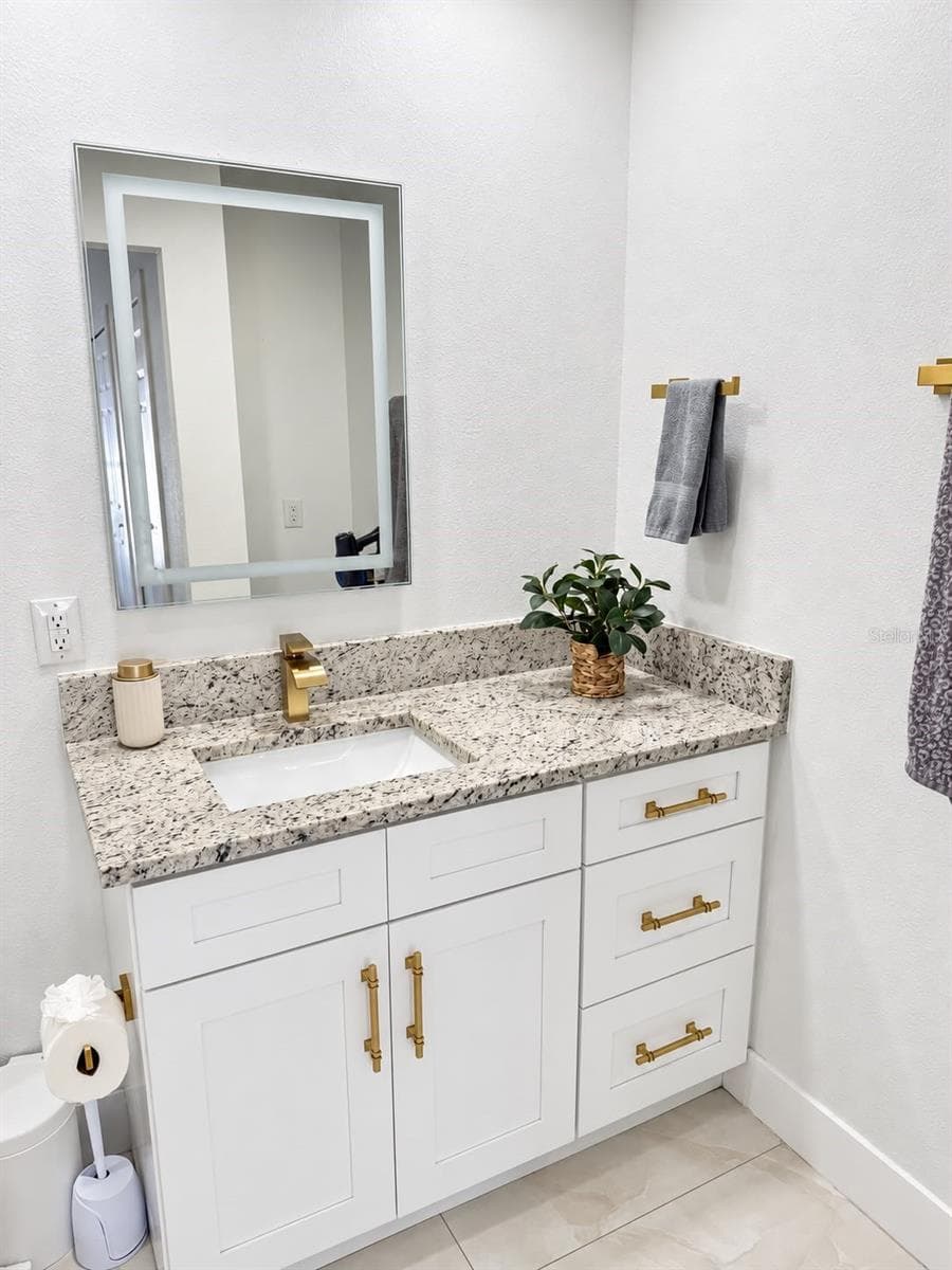 Single Family Residence at 5483 FRIARSWAY DR, TAMPA, photo 32 of 51