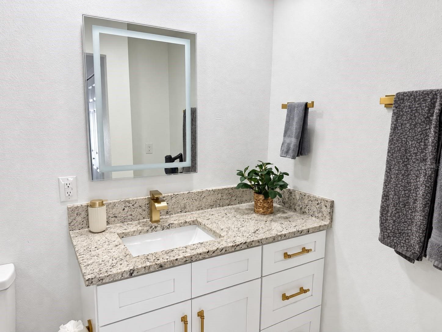 Single Family Residence at 5483 FRIARSWAY DR, TAMPA, photo 36 of 51
