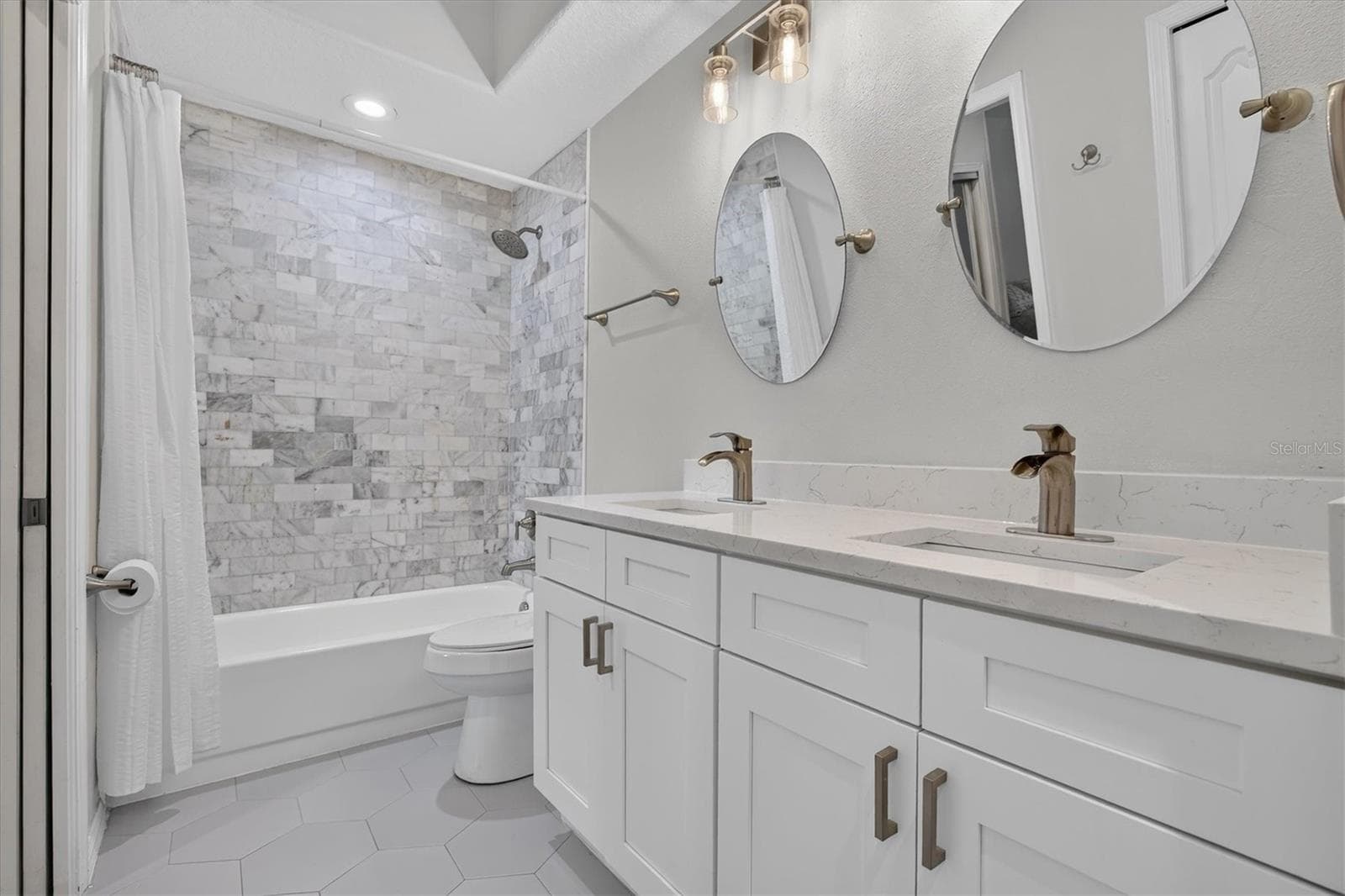 Single Family Residence at 714 HIDDEN LAKE DR, TARPON SPRINGS, photo 24 of 42