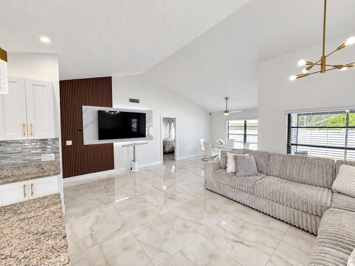 Single Family Residence at 5483 FRIARSWAY DR, TAMPA, photo 15 of 51