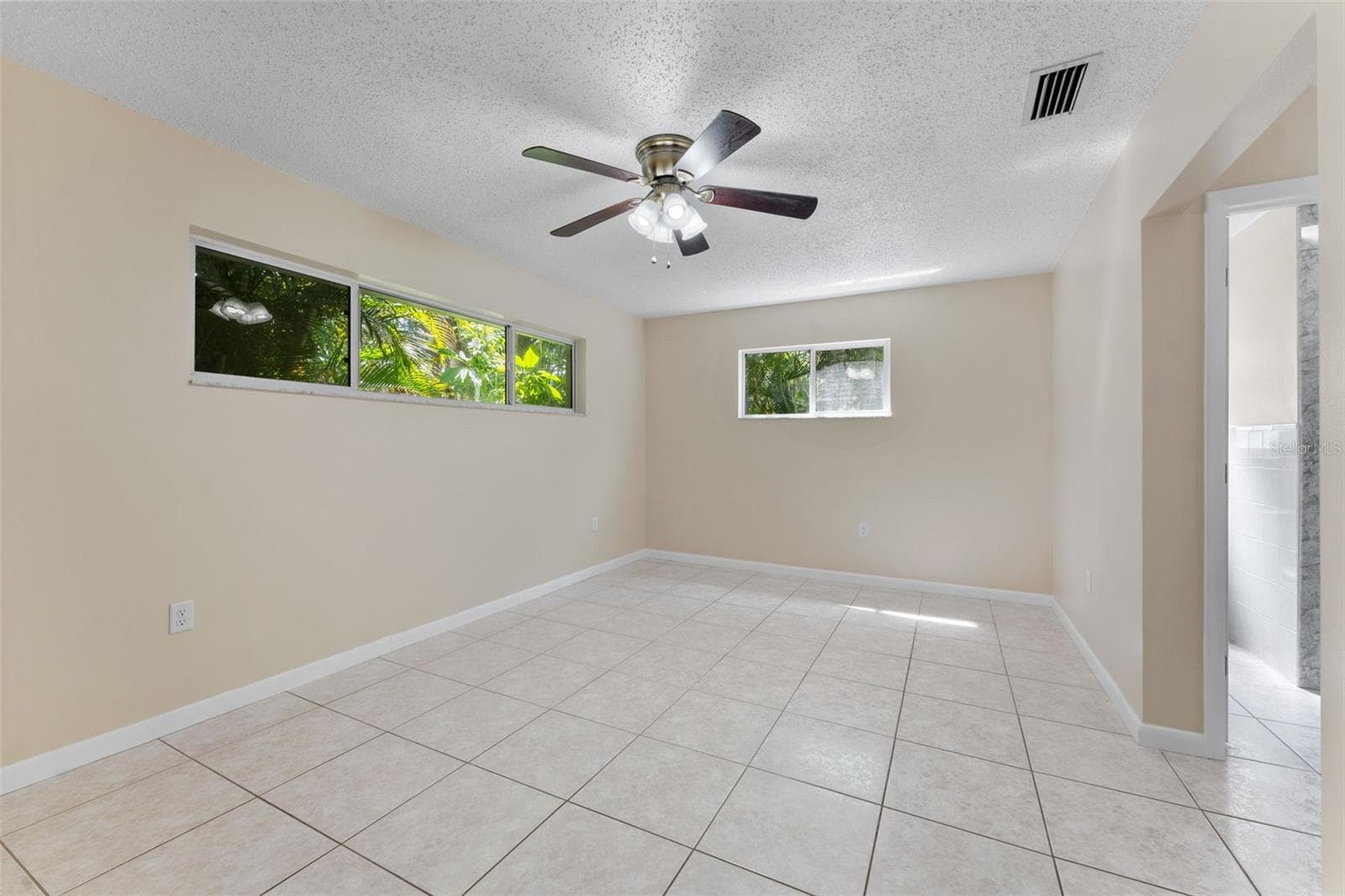 Primary bedroom - 344 CROSSWINDS DR, PALM HARBOR