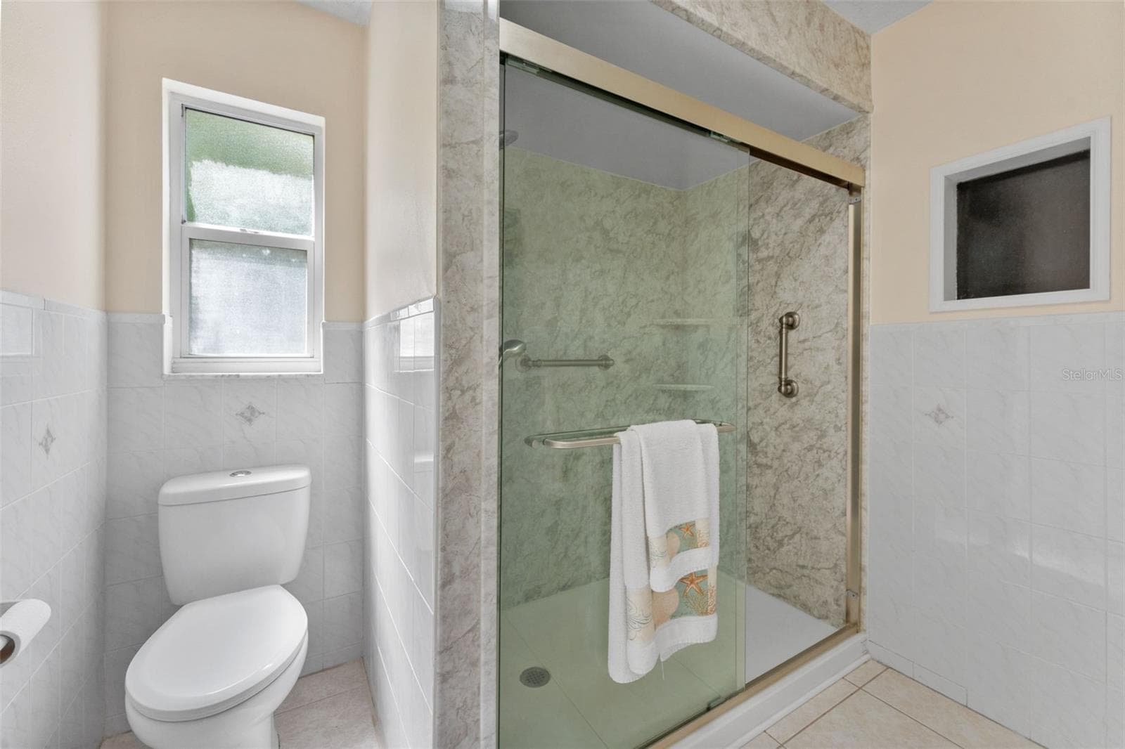 Primary shower - 344 CROSSWINDS DR, PALM HARBOR