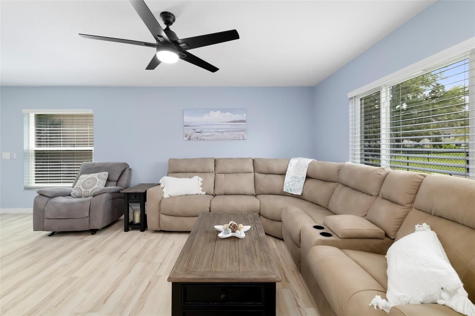 Single Family Residence at 206 BEACON HARBOUR LOOP, BRADENTON, photo 11 of 55