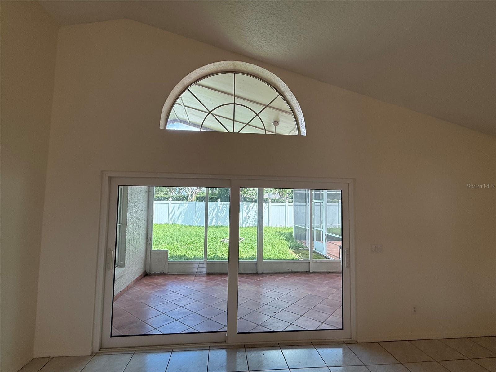 Family Room Door to Patio - 12613 SUMMER TREE CT, ORLANDO