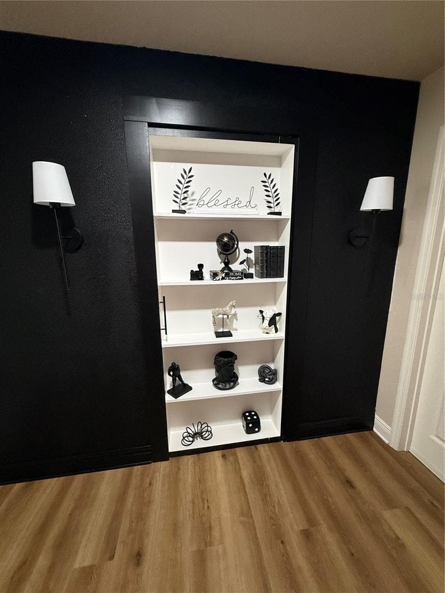 Hidden Bookshelf Door - 1340 LAKE BATON DR, DELTONA