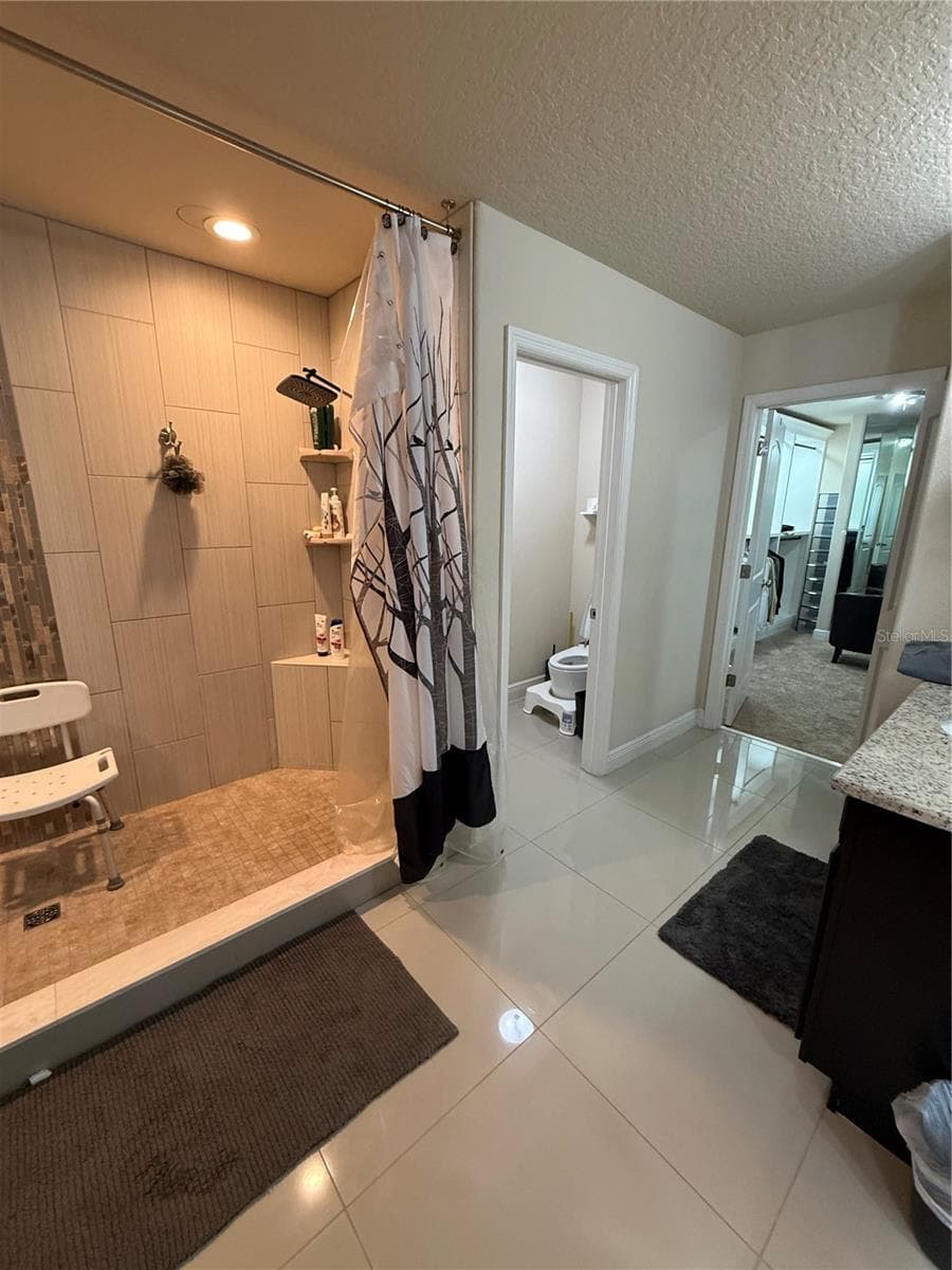 Primary Bathroom - 1340 LAKE BATON DR, DELTONA