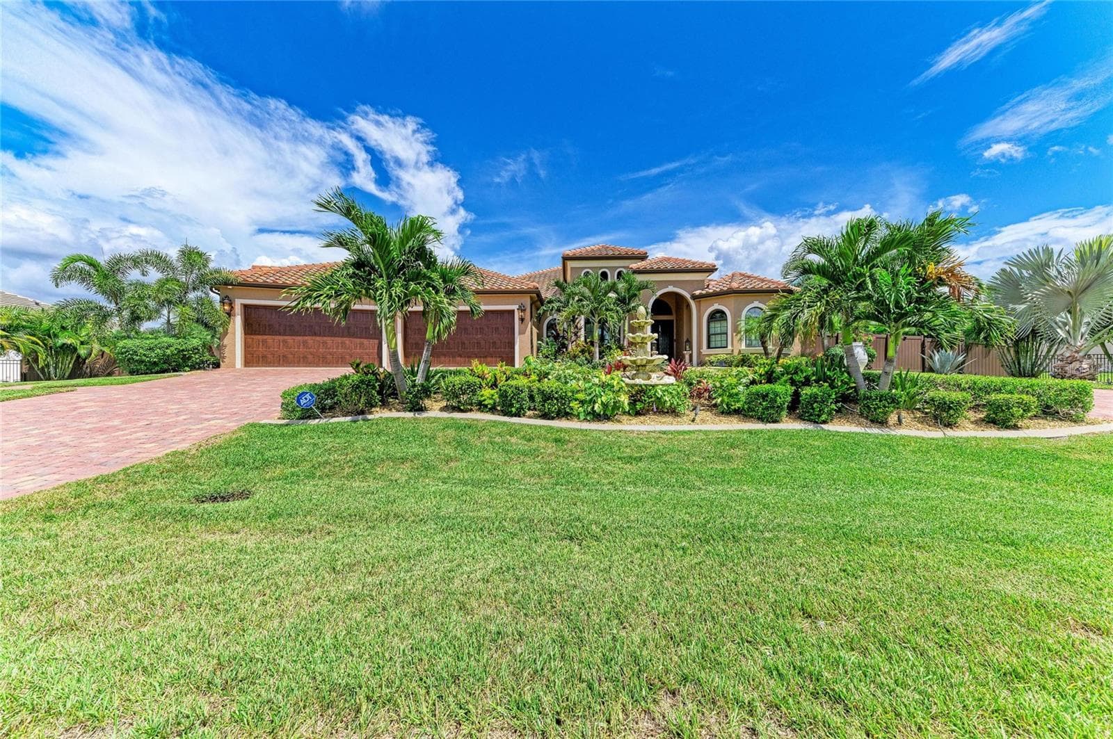 Single Family Residence at 16488 LIGGETT CIR, PORT CHARLOTTE, photo 3 of 86