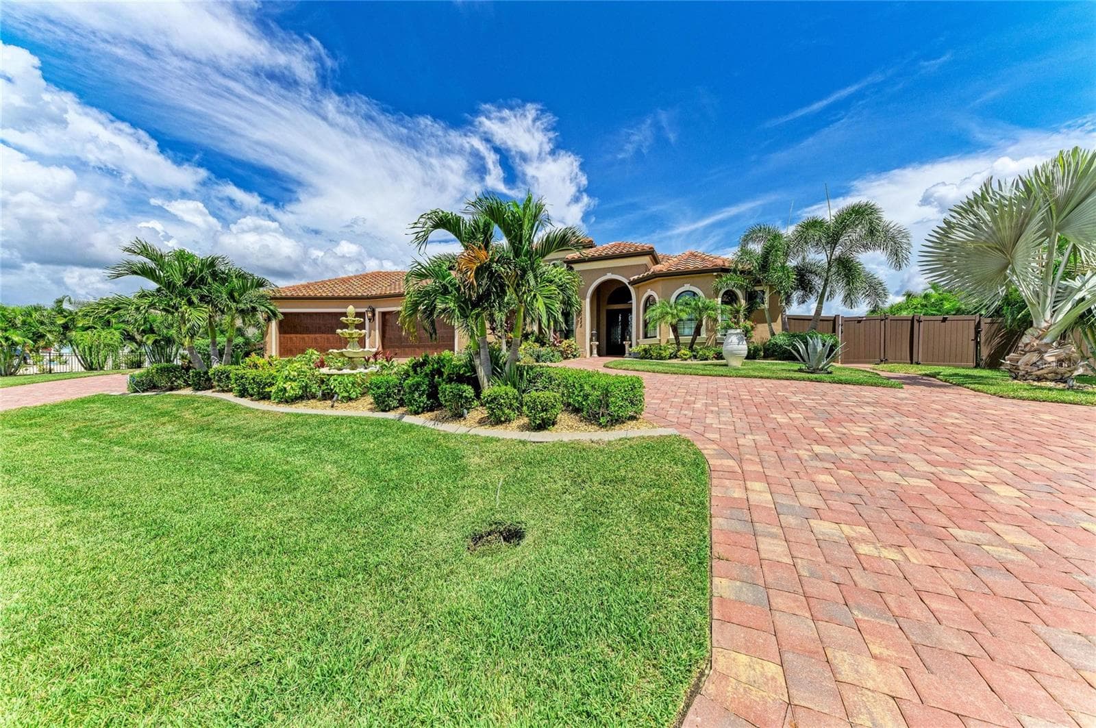Single Family Residence at 16488 LIGGETT CIR, PORT CHARLOTTE, photo 4 of 86