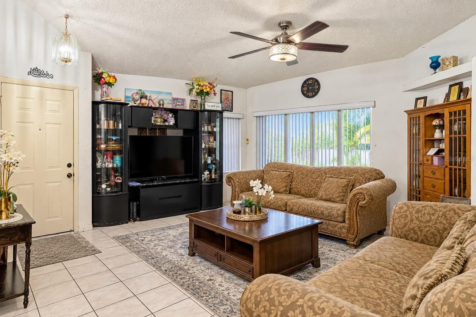 Single Family Residence at 2122 NW 184TH WAY, PEMBROKE PINES, photo 5 of 12