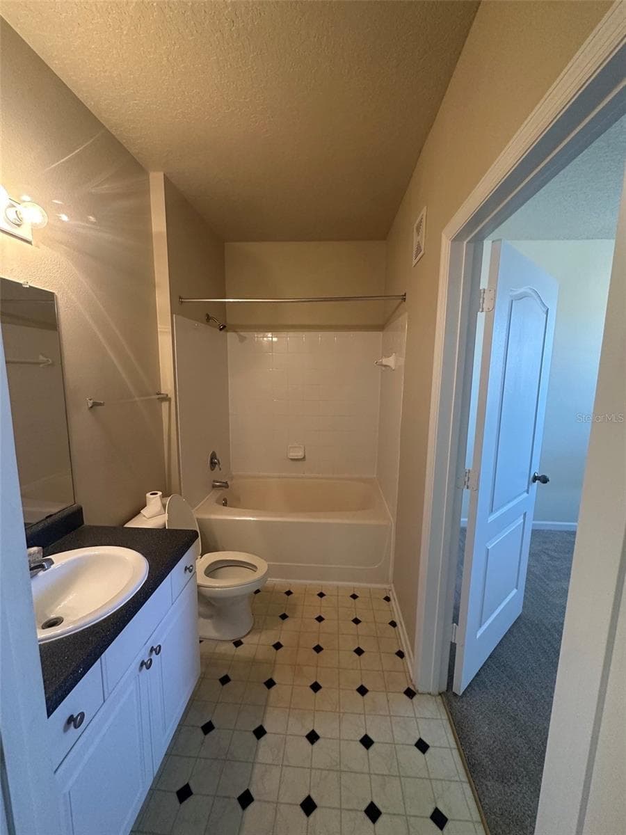 2nd Bathroom - 8842 VILLA VIEW CIR #301, ORLANDO