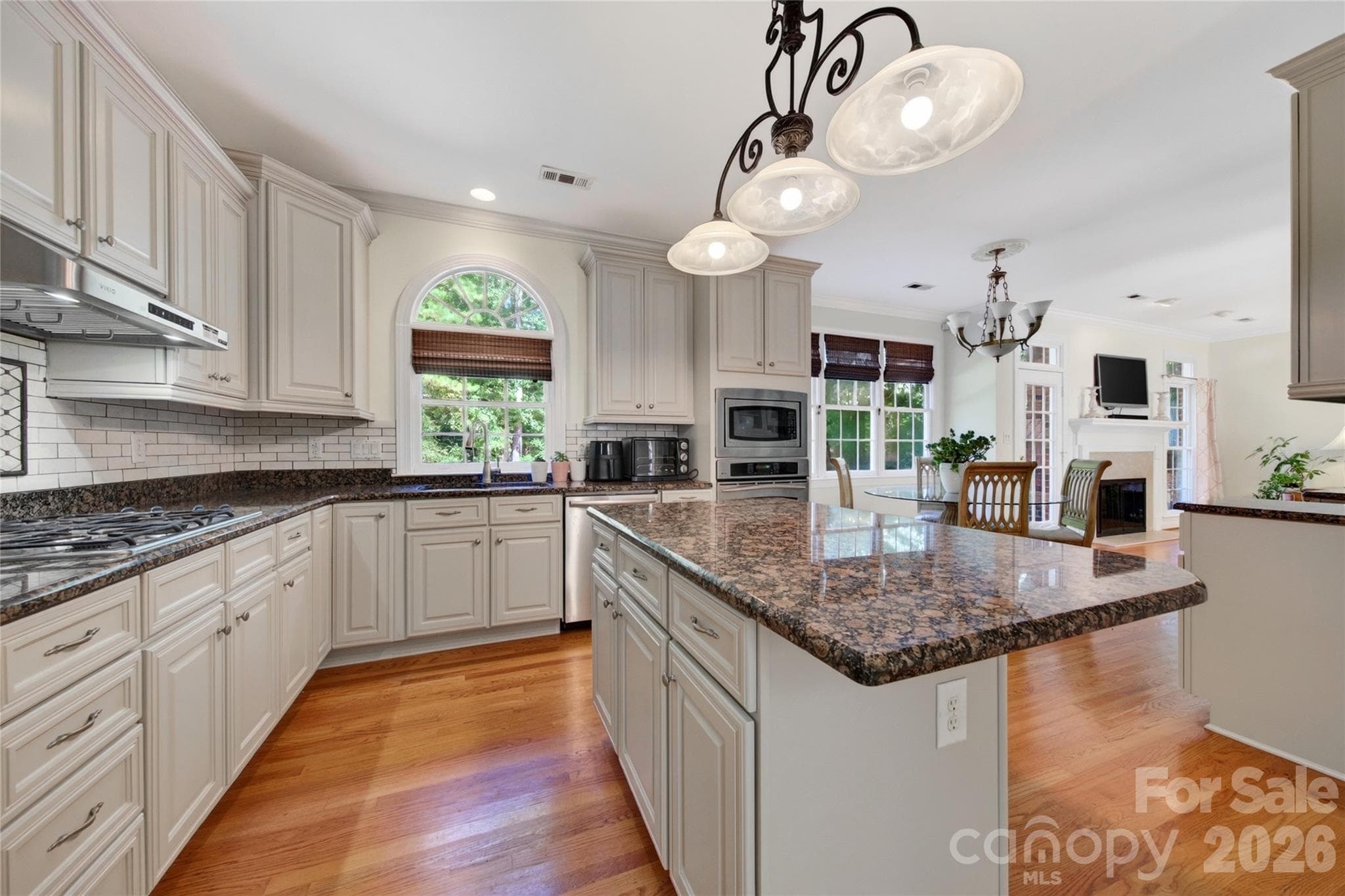 Single Family Residence at 12135 Darby Chase Drive, Charlotte, photo 15 of 39