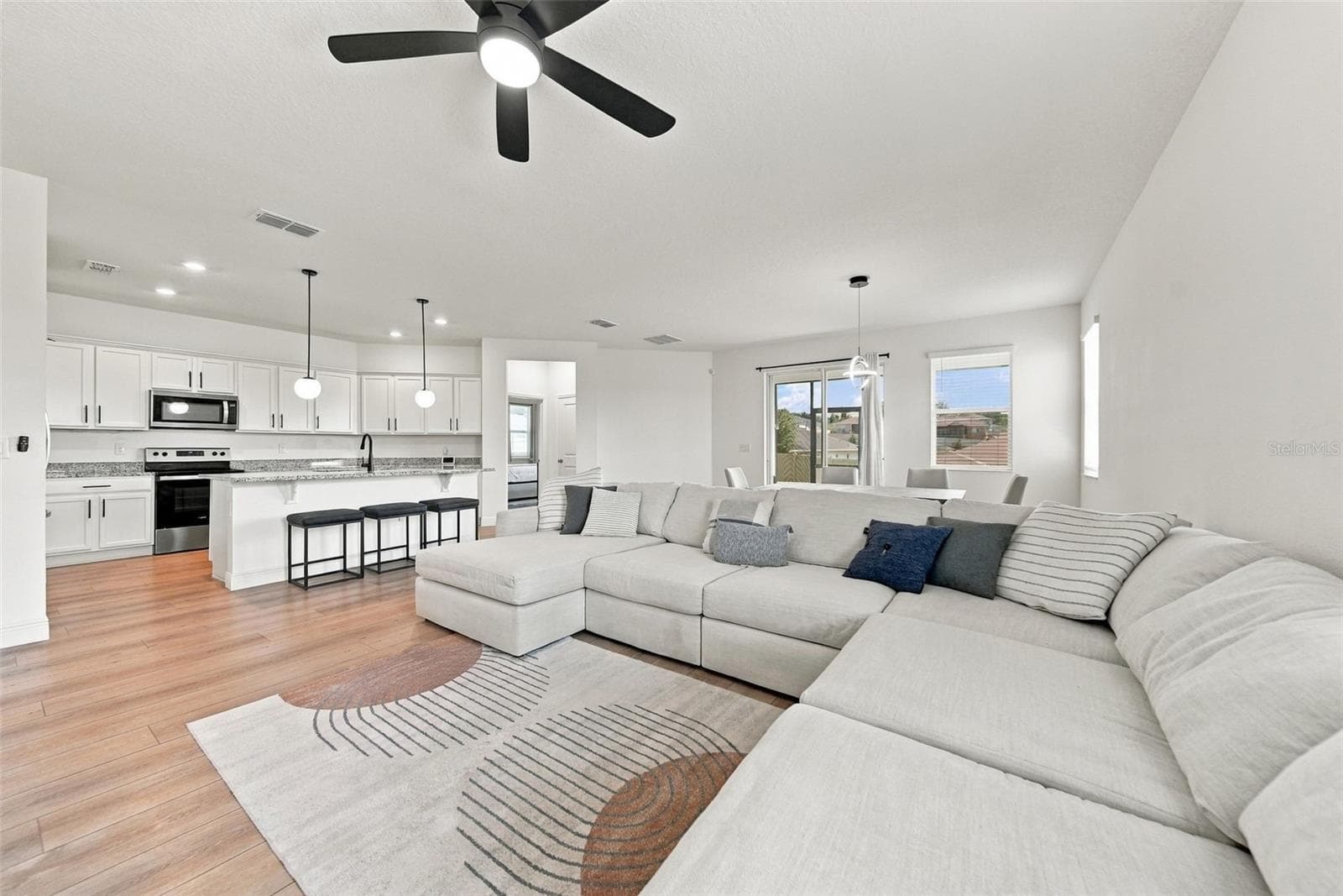 Living Room - 2121 MALBEC CT, MINNEOLA