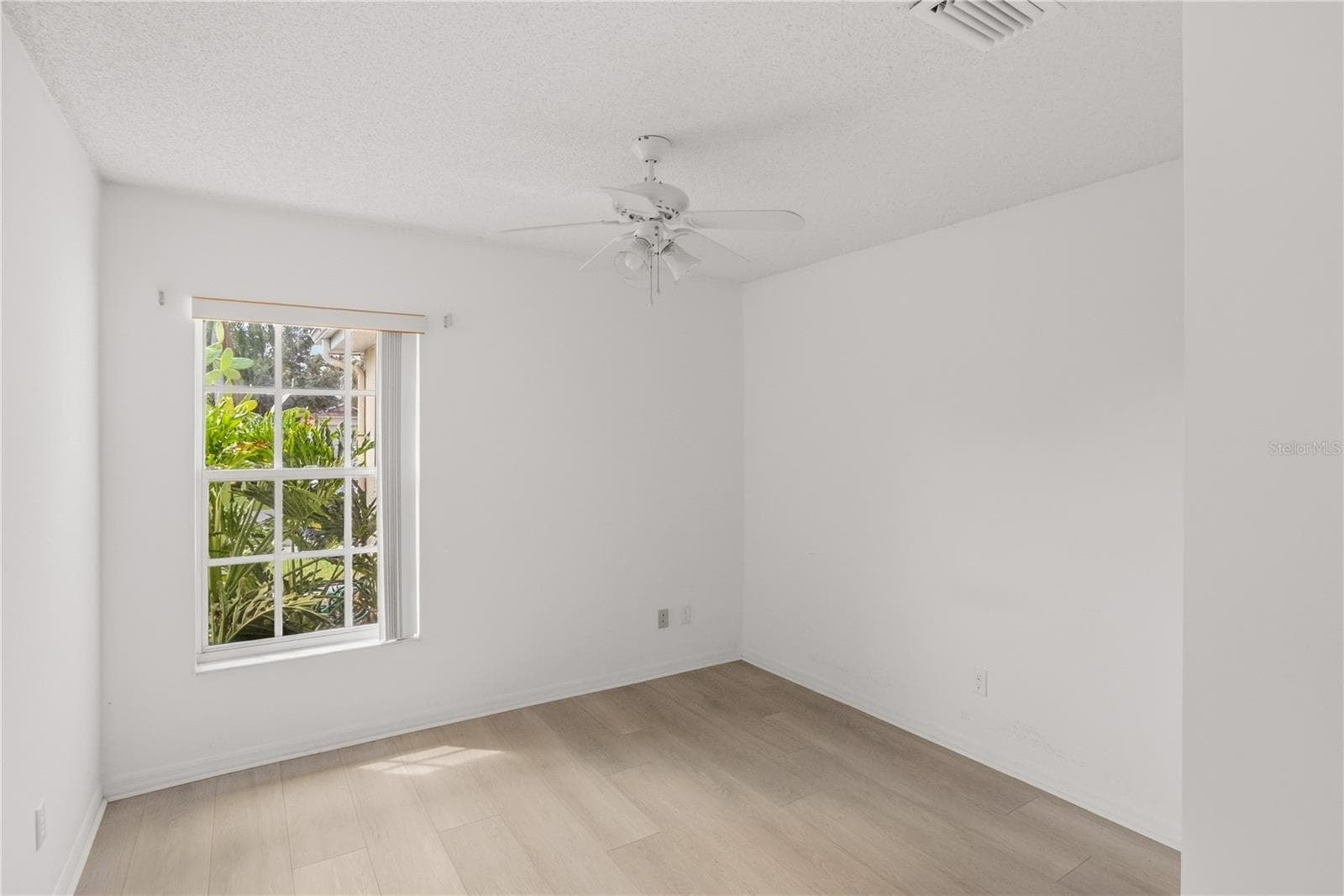 Comfortable front bedroom - 1002 NICENE CT #47, SUN CITY CENTER