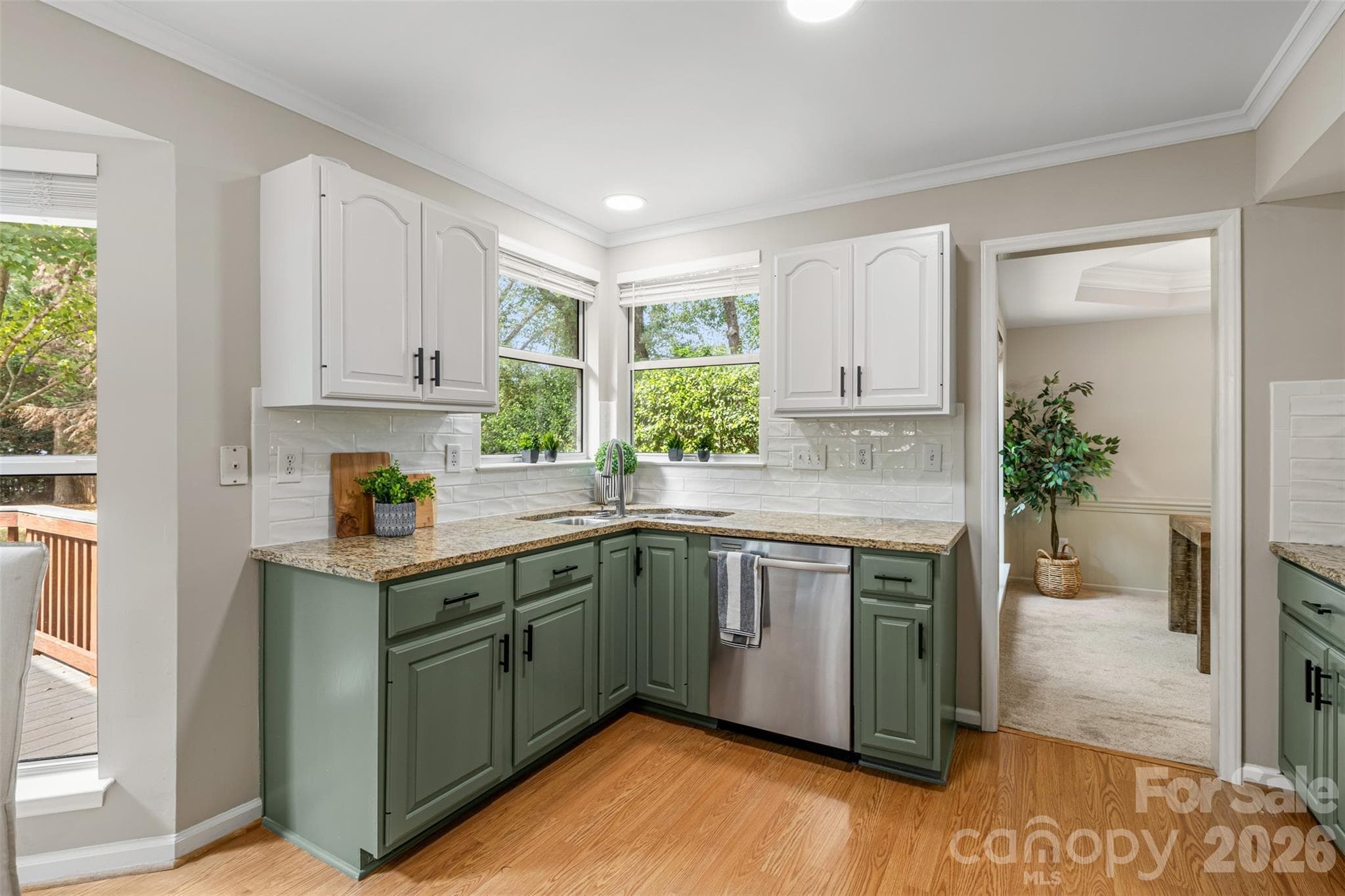 These Cabinets Give so much SLOMW! - 6818 Millingden Court, Charlotte