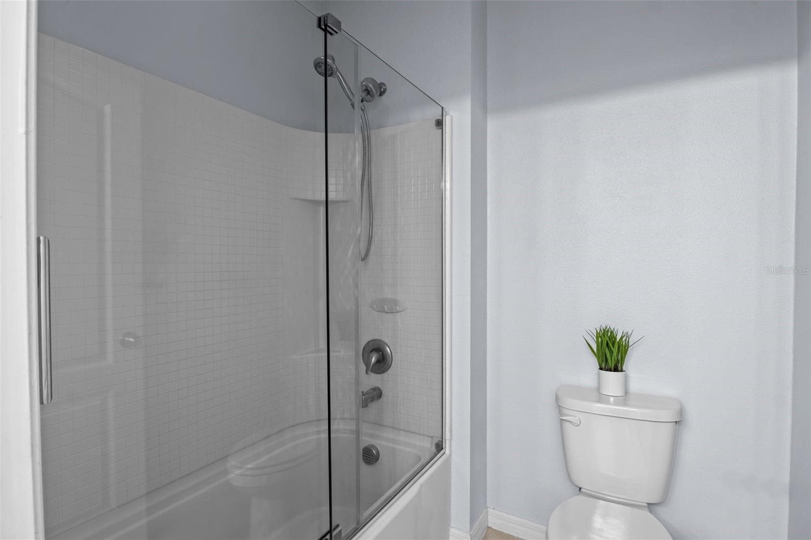 Bathroom 2 - 2460 WHITE POPPY DR, KISSIMMEE
